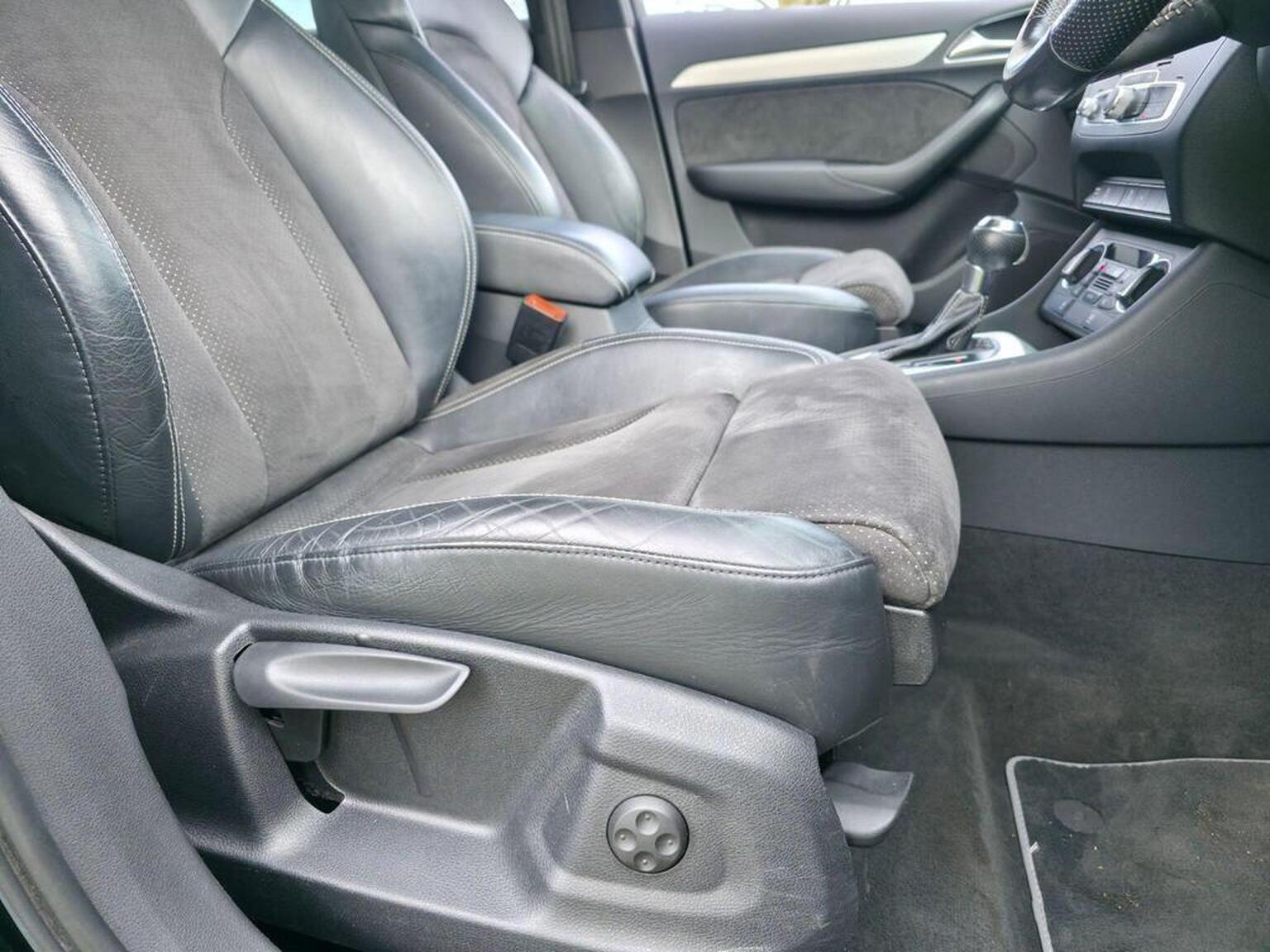 2015 Audi Q3 image 30