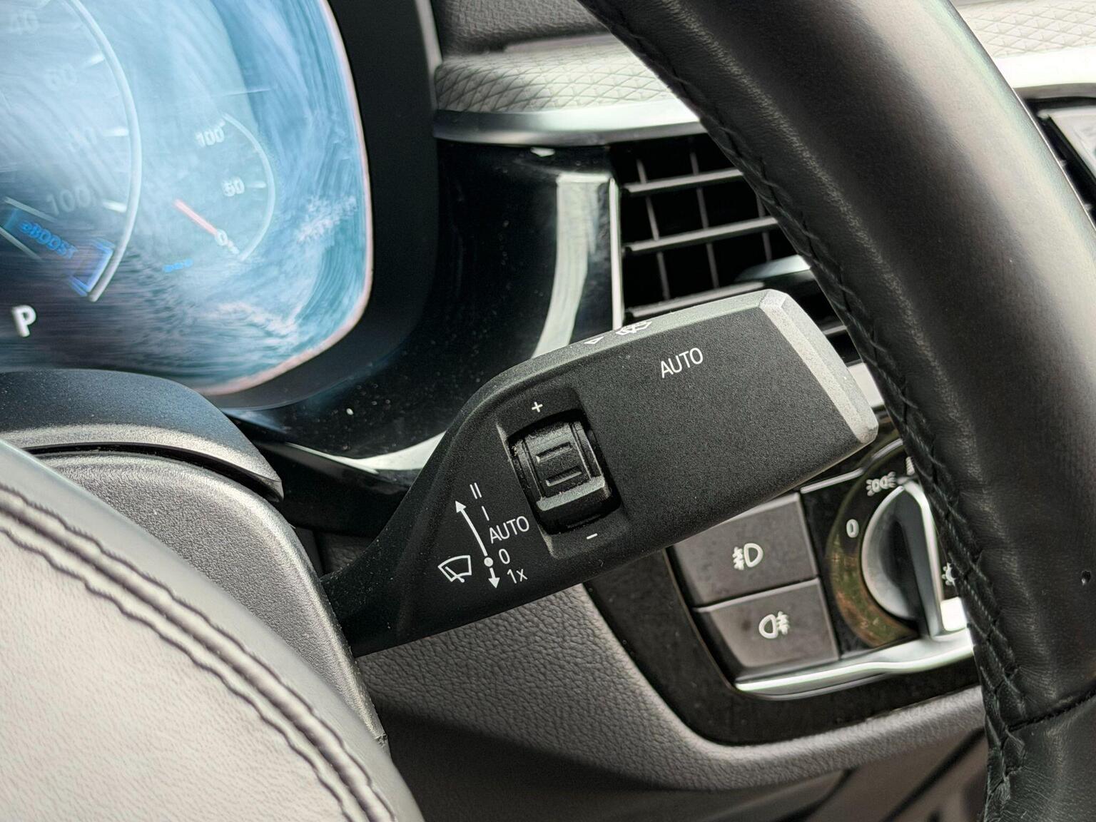 2019 BMW 5 Series image 53