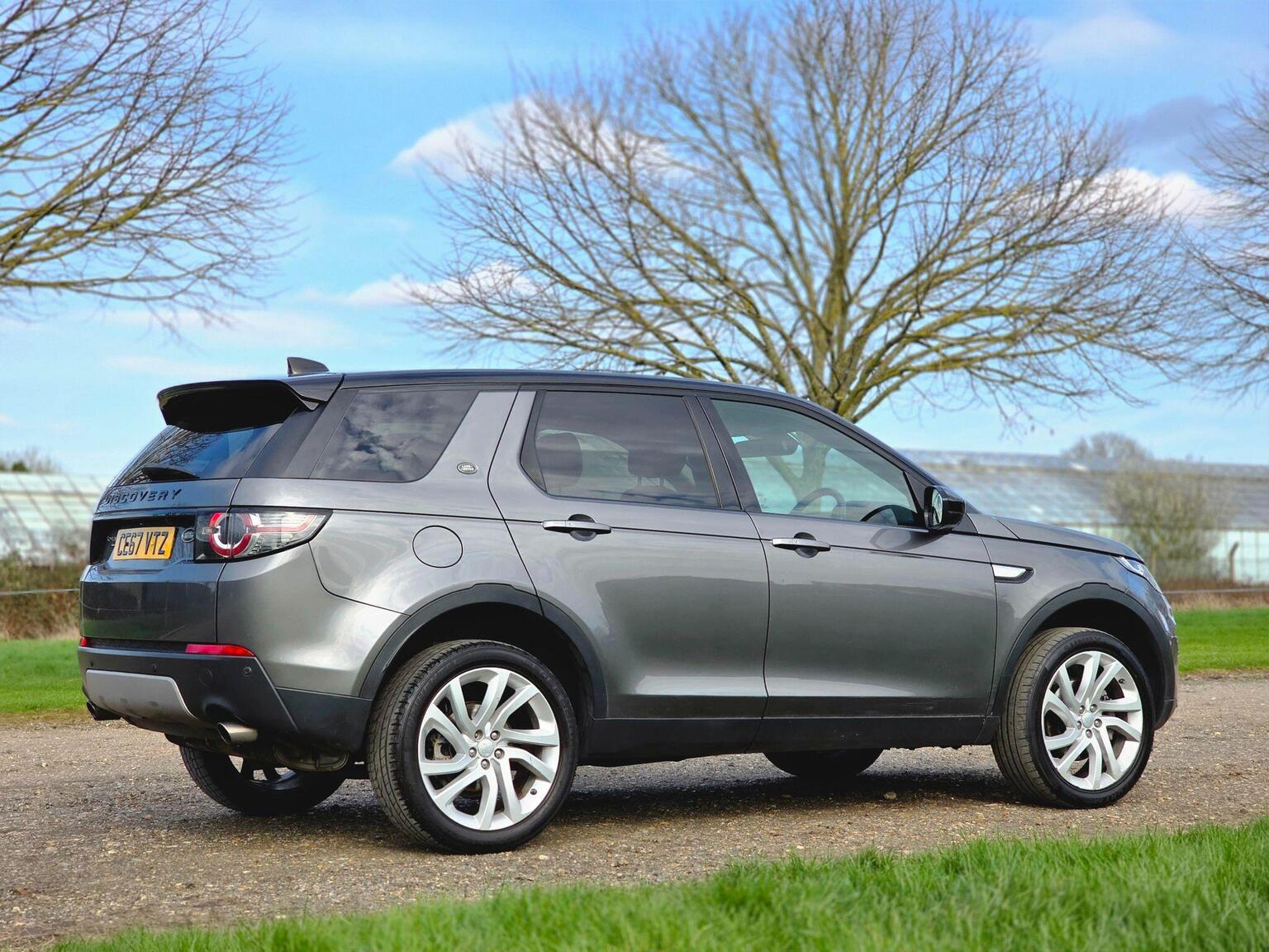 2018 Land Rover Discovery Sport image 4