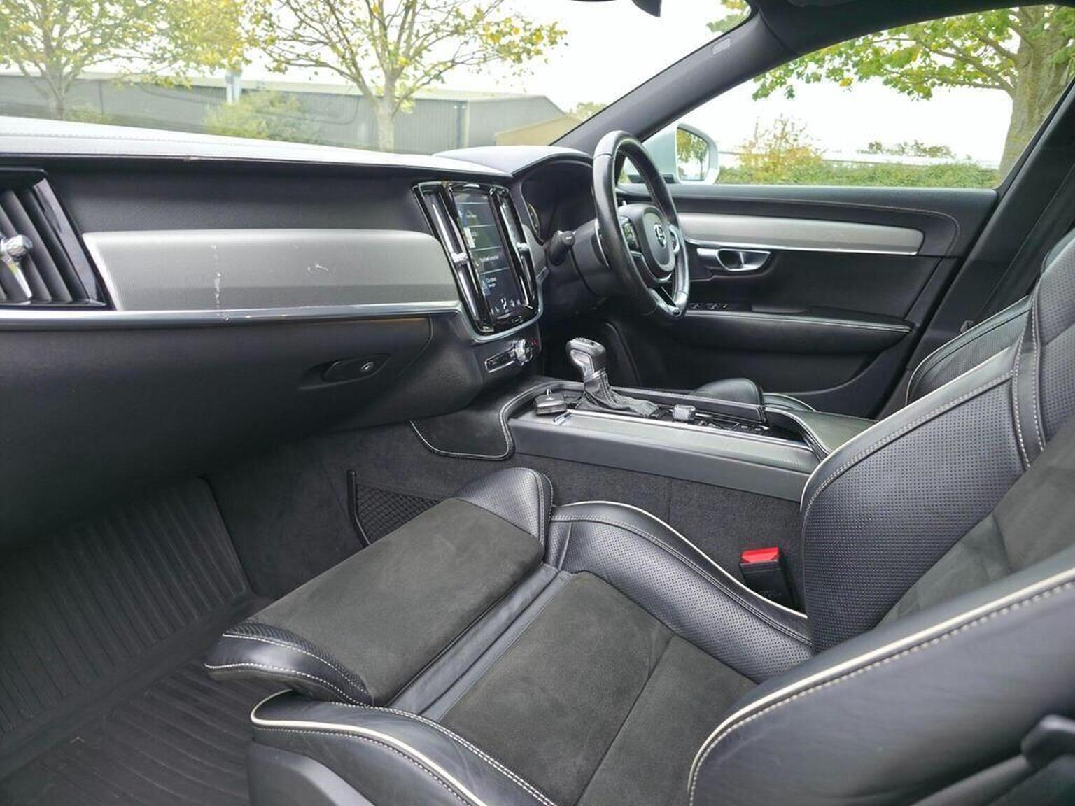 2019 Volvo S90 image 27