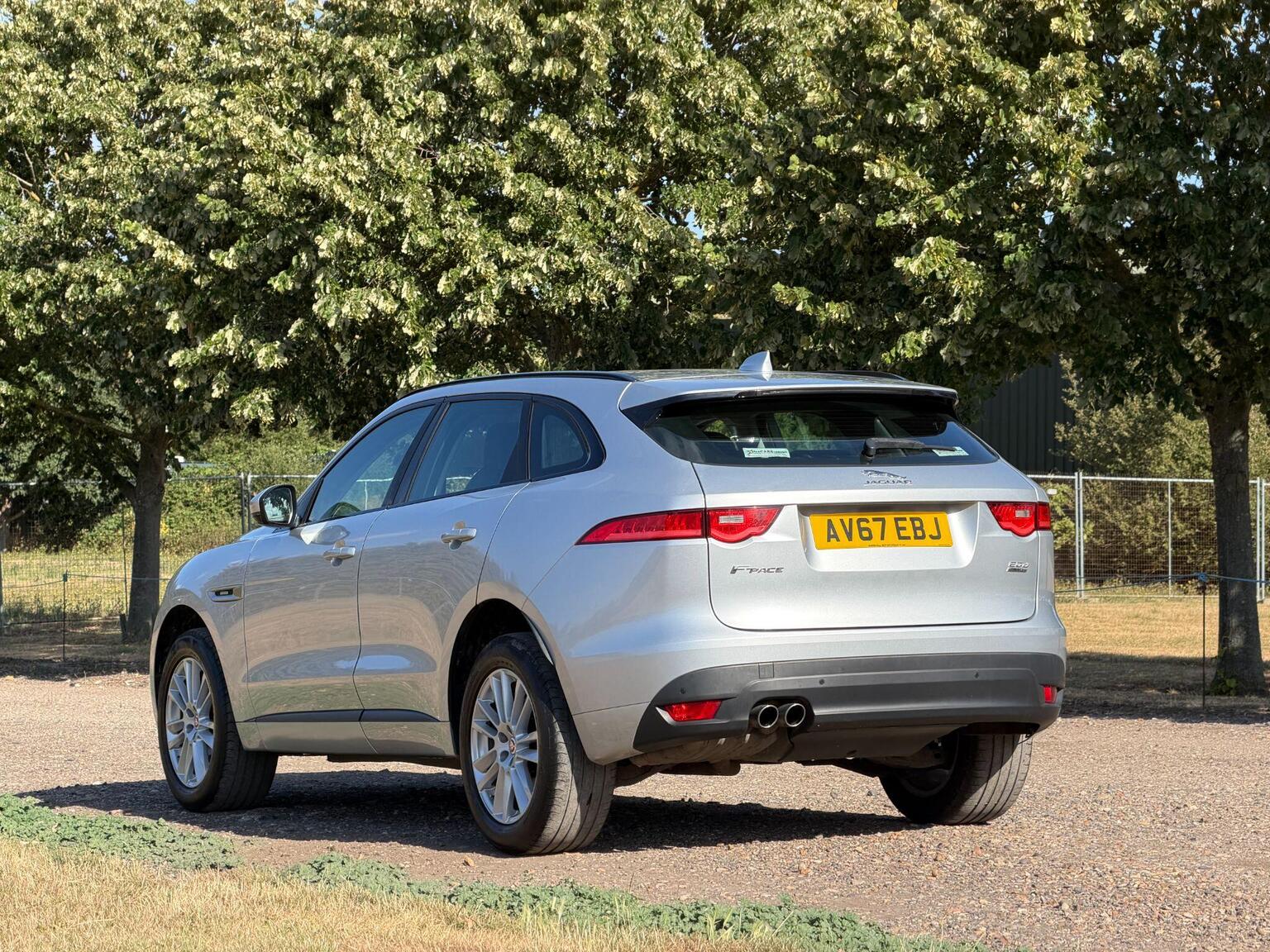 2018 Jaguar F-PACE image 12