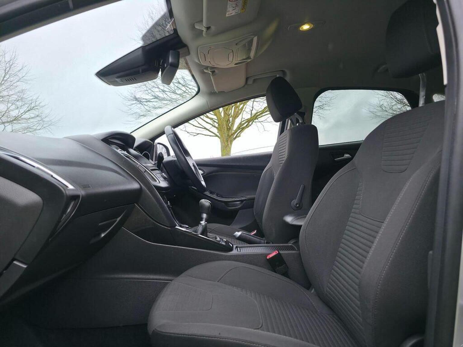 2017 Ford Focus image 21