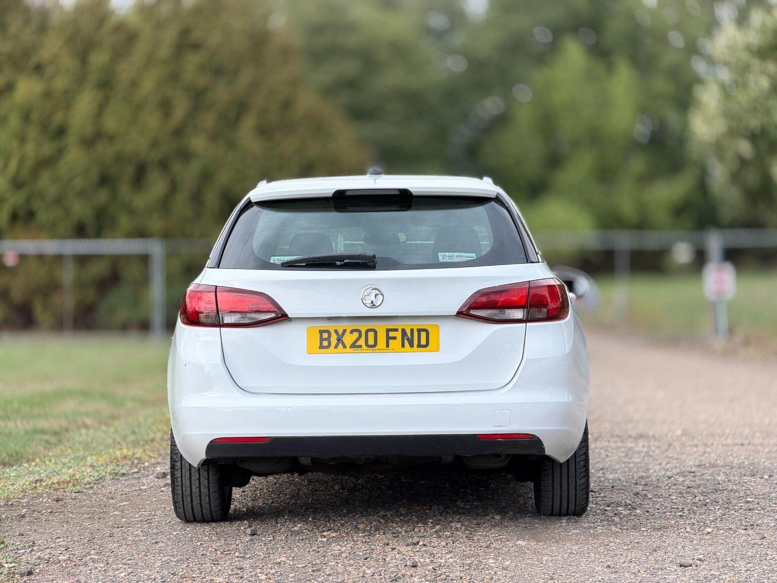 2020 Vauxhall Astra image 9
