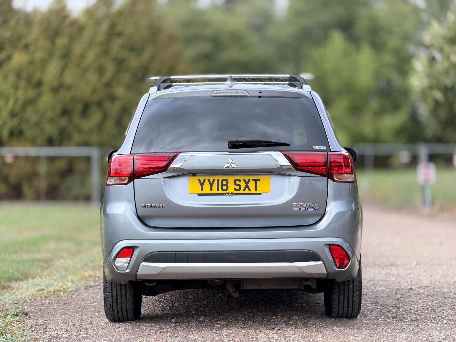 2018 Mitsubishi Outlander image 8