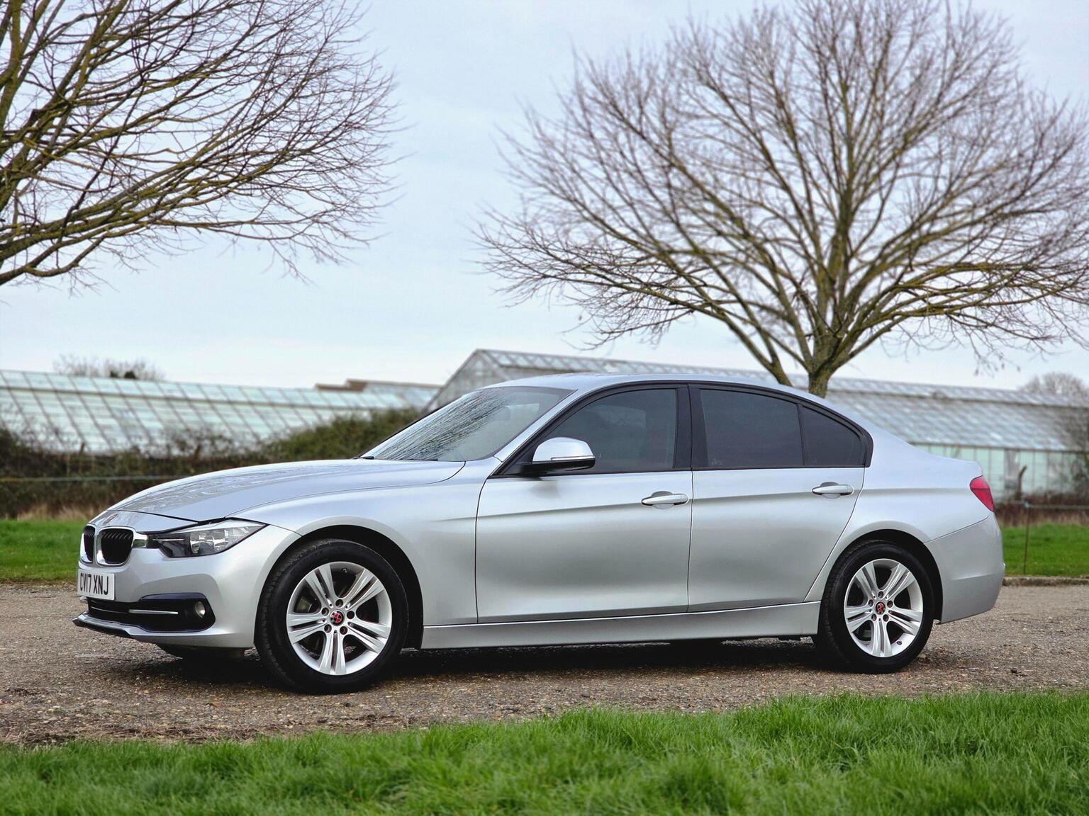 2017 BMW 3 Series image 14