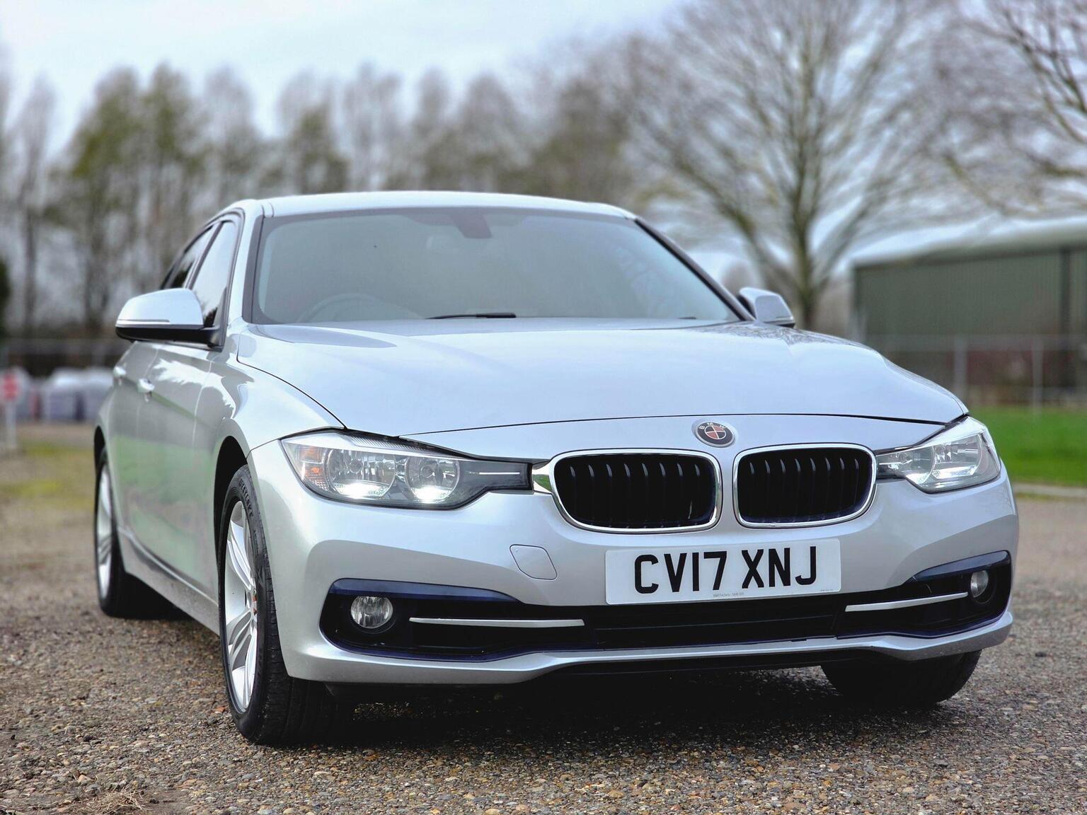 2017 BMW 3 Series image 19
