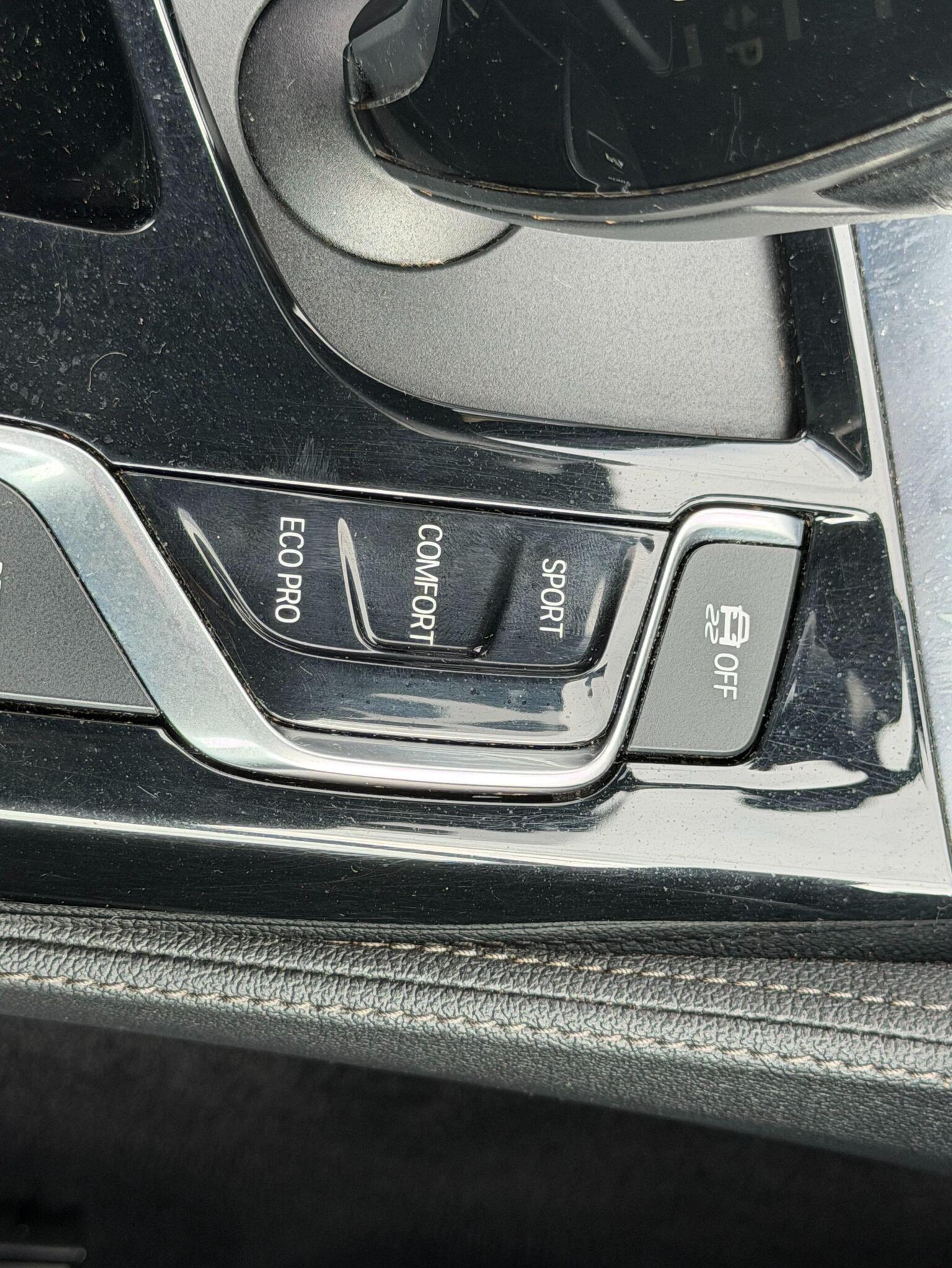 2019 BMW 5 Series image 34