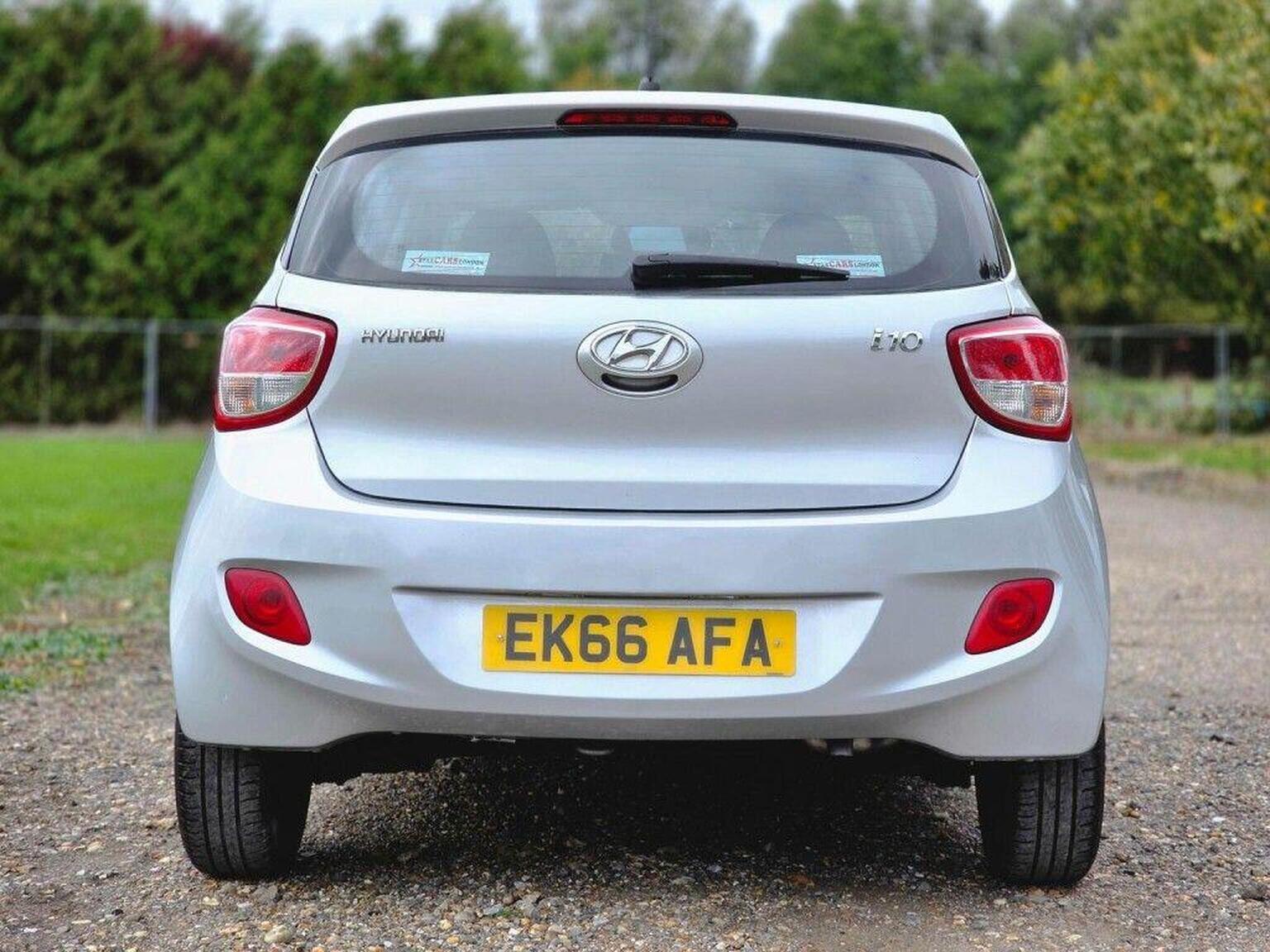 2016 Hyundai i10 image 9