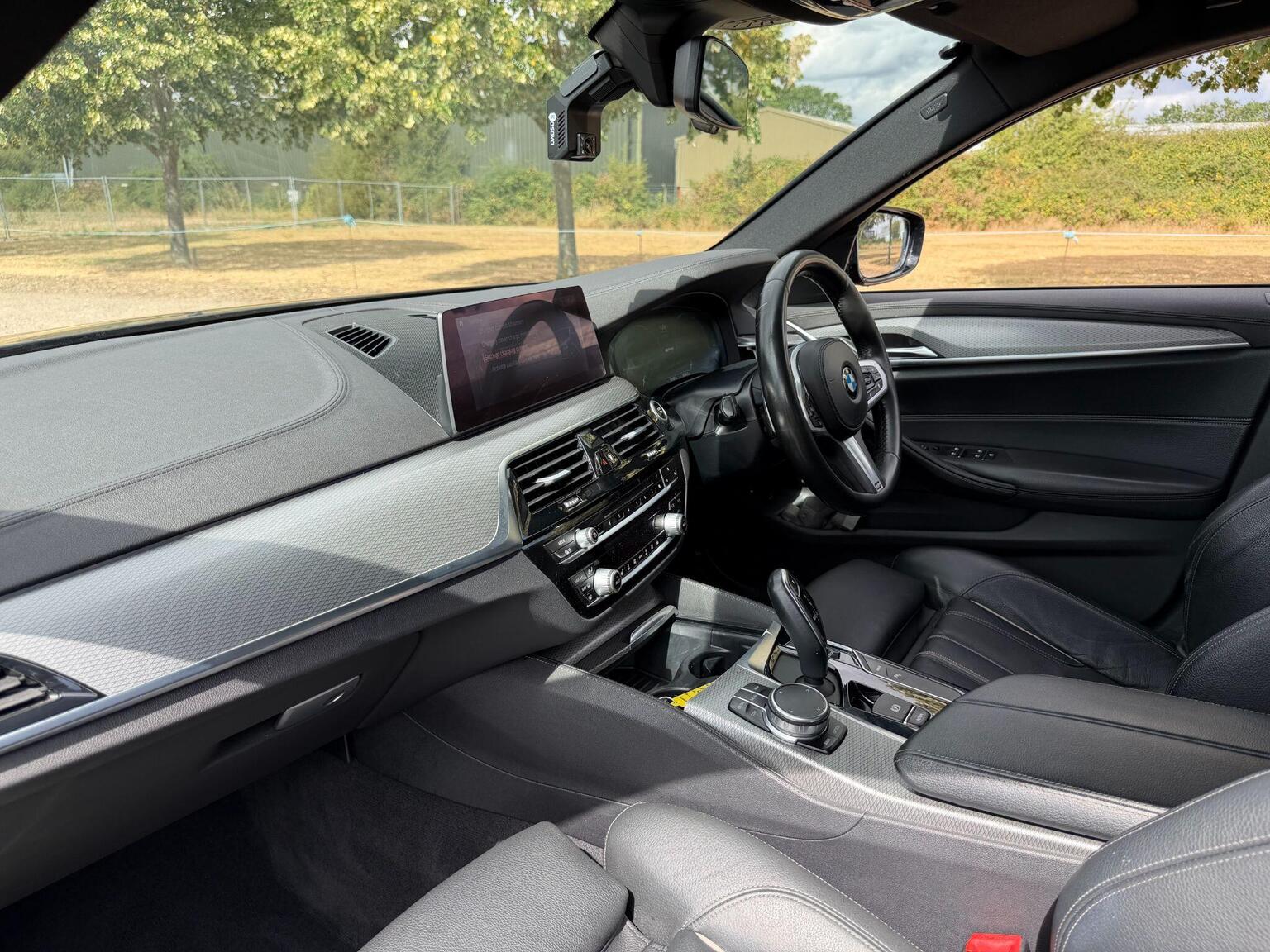 2019 BMW 5 Series image 30