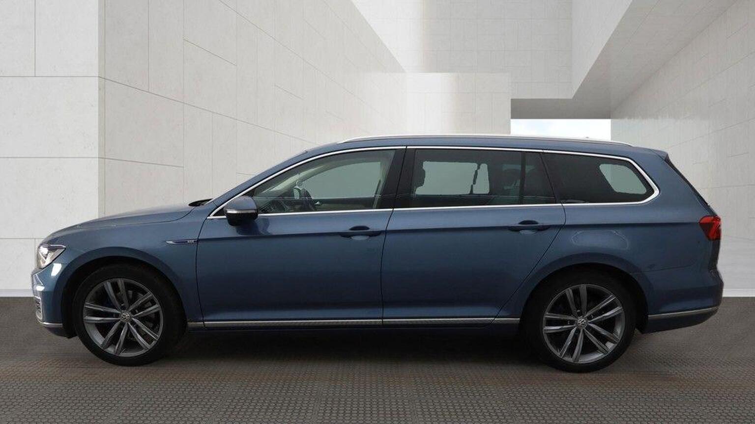 2017 Volkswagen Passat image 7