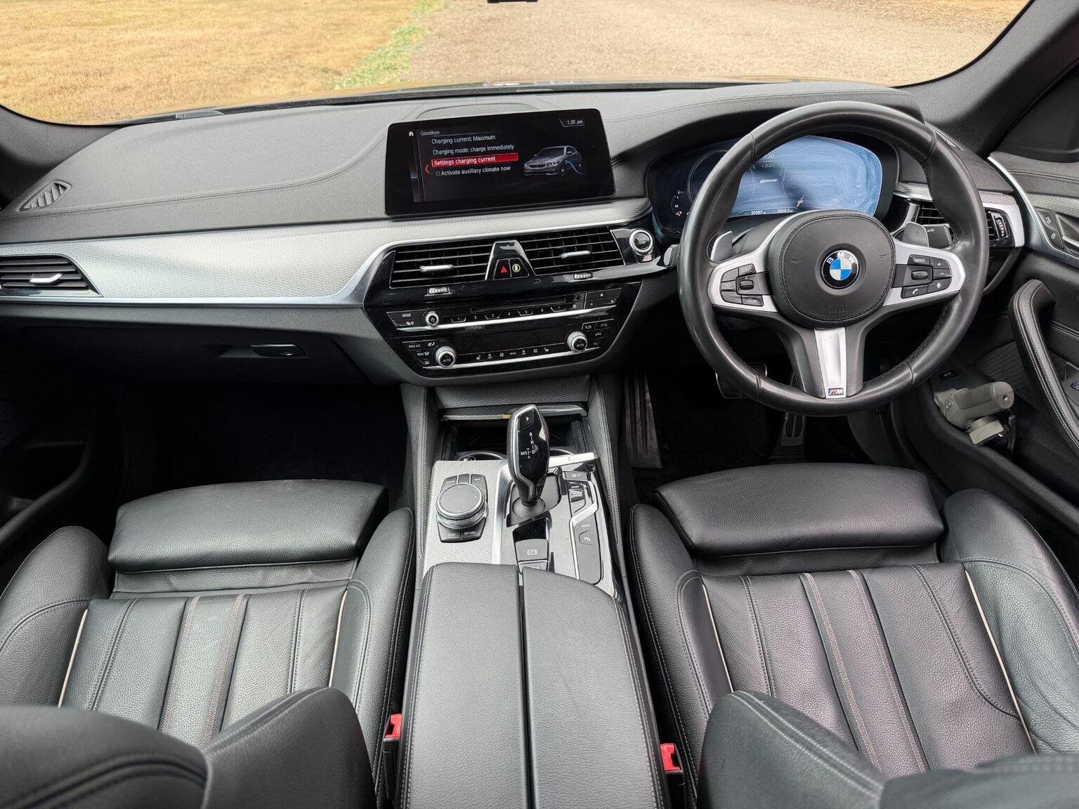 2019 BMW 5 Series image 33