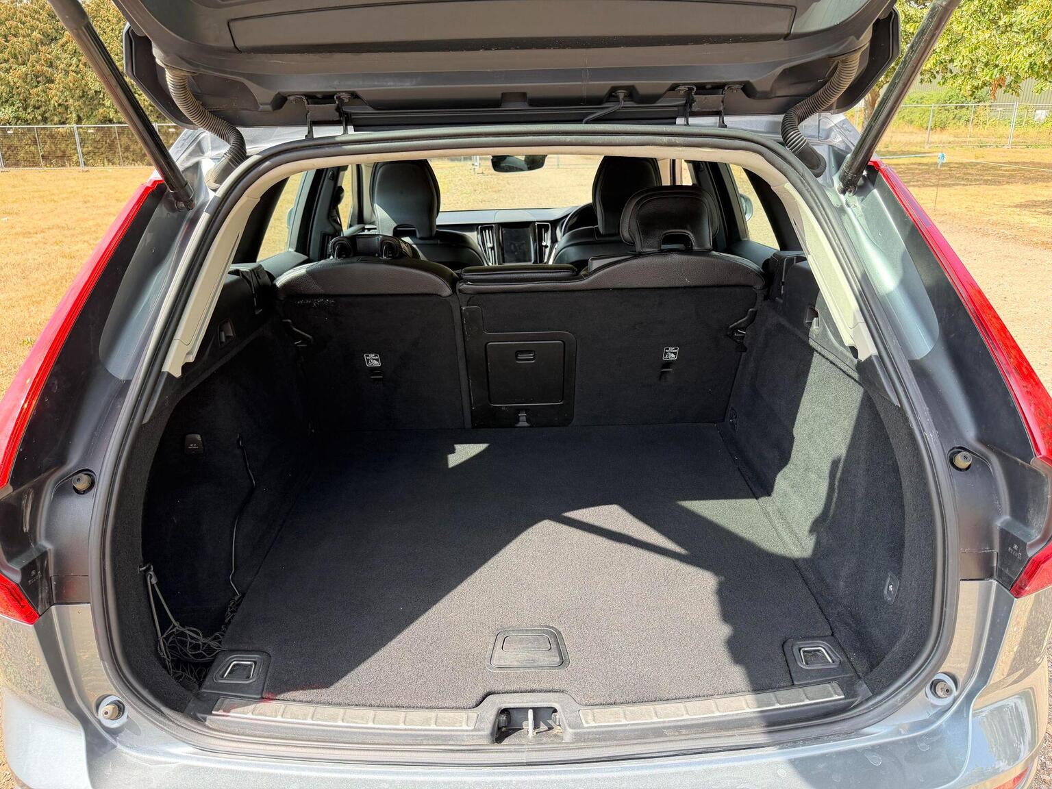 2018 Volvo XC60 image 49