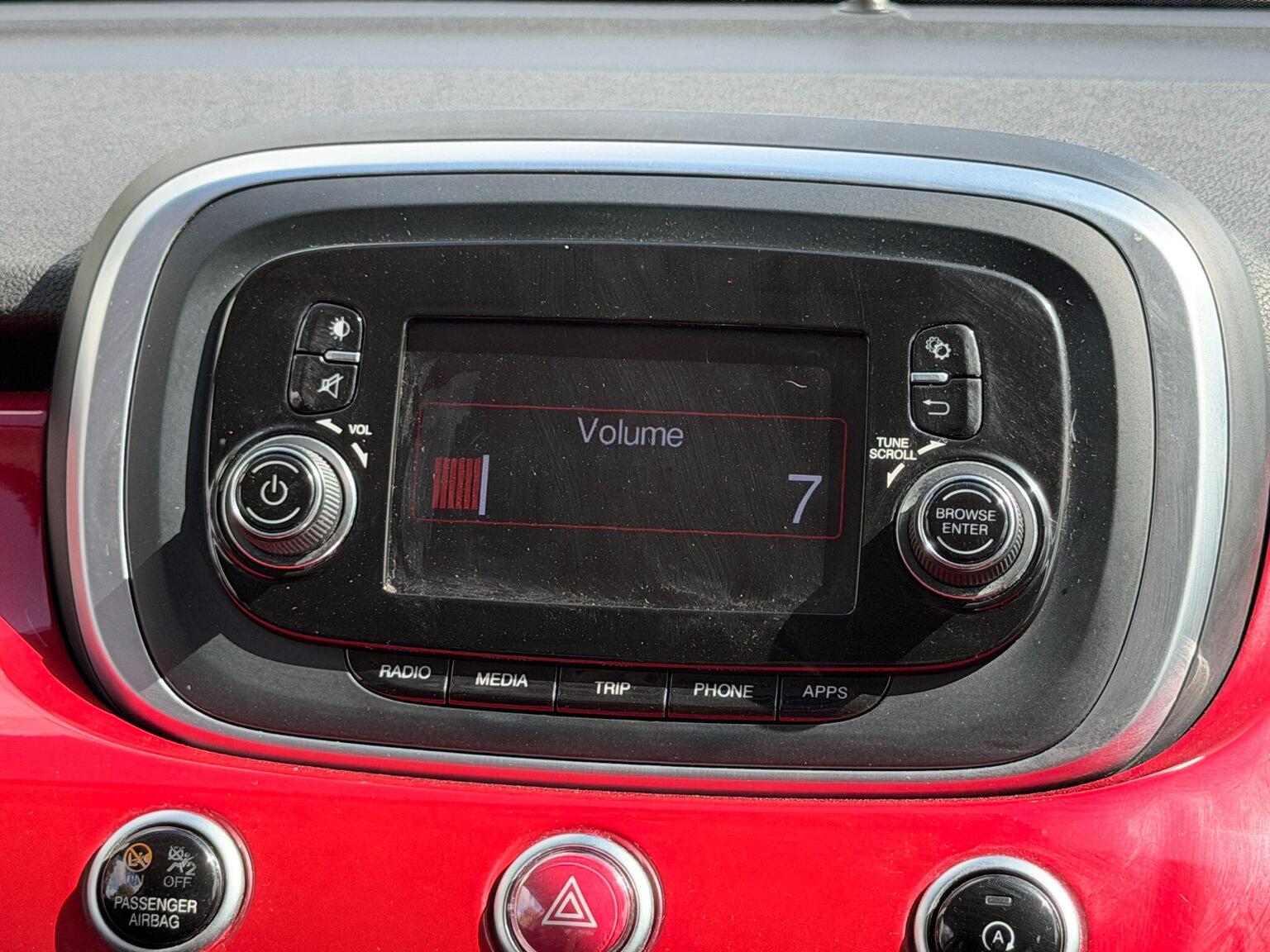 2016 Fiat 500X image 39