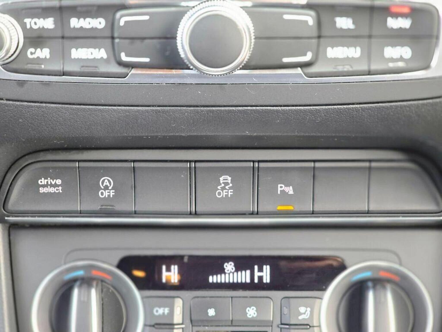 2015 Audi Q3 image 32