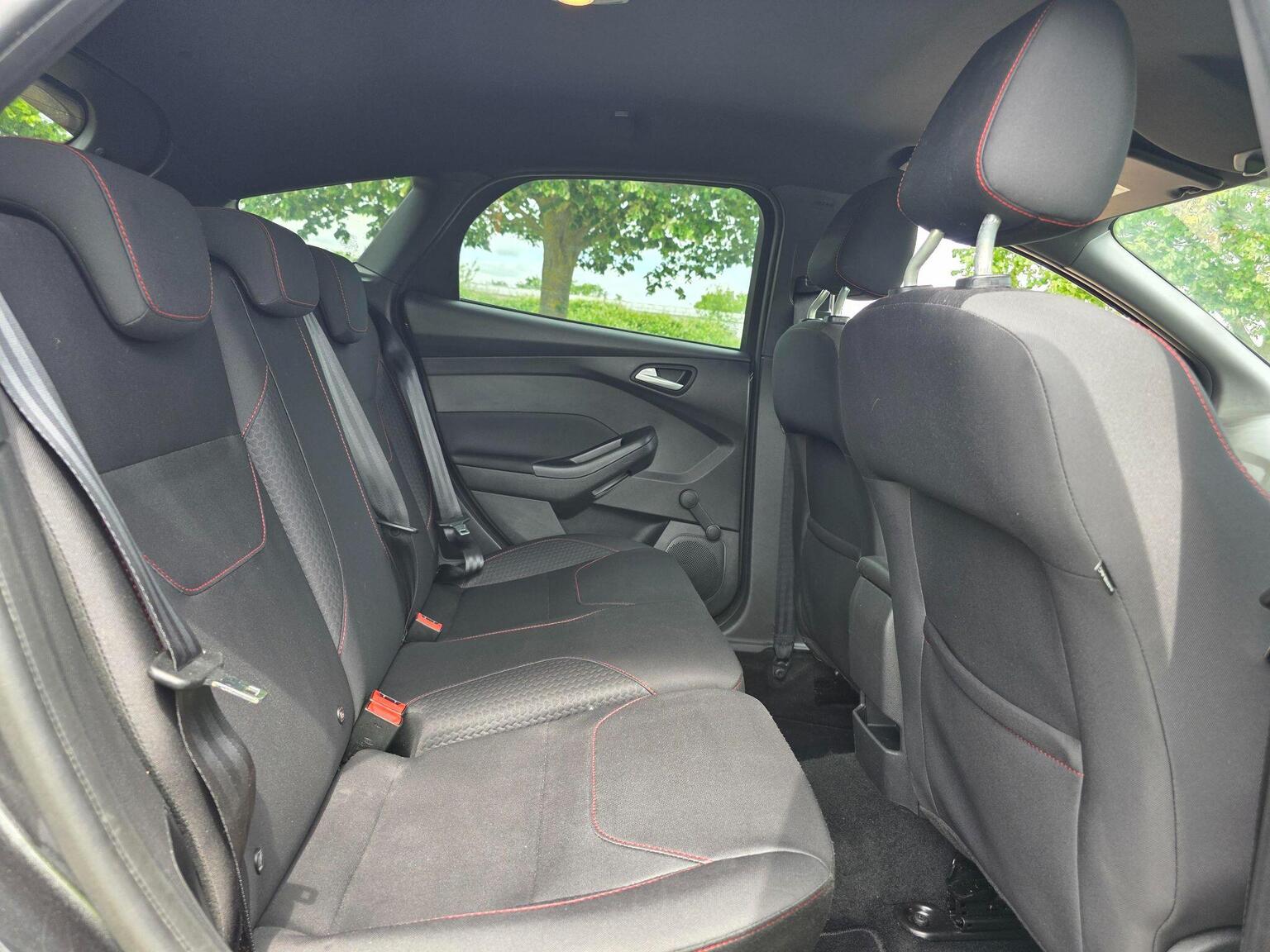 2018 Ford Focus image 22