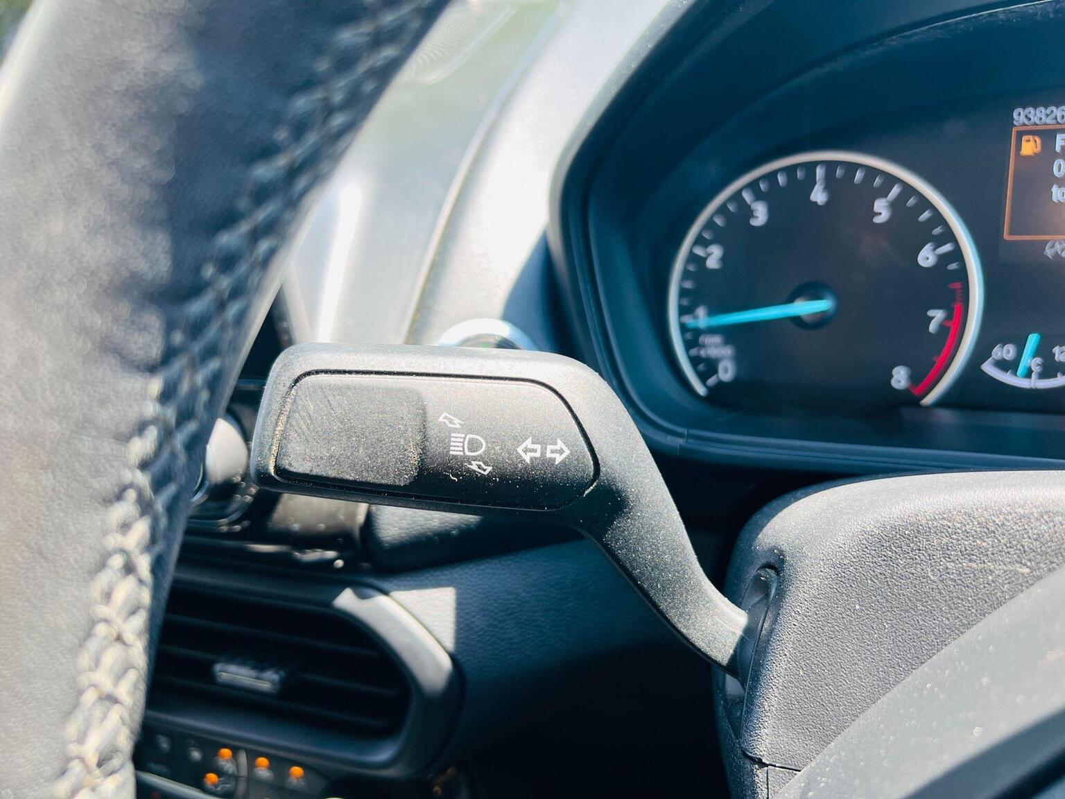 2018 Ford EcoSport image 38