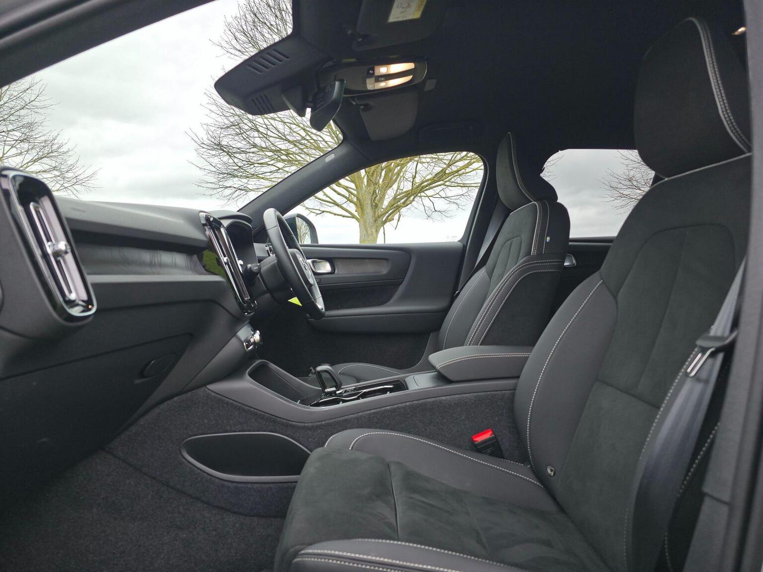 2024 Volvo EX40 image 20