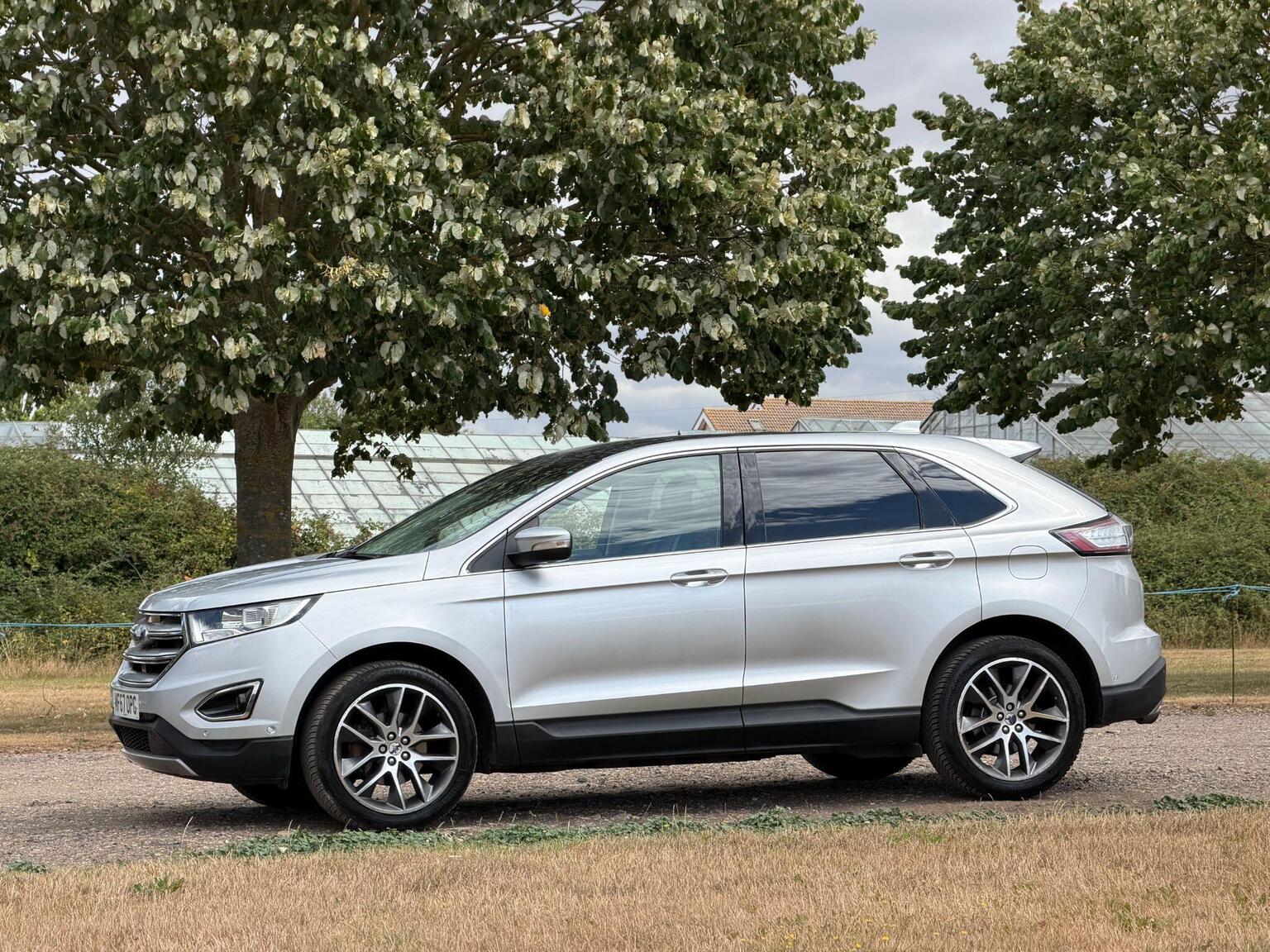2018 Ford Edge image 17