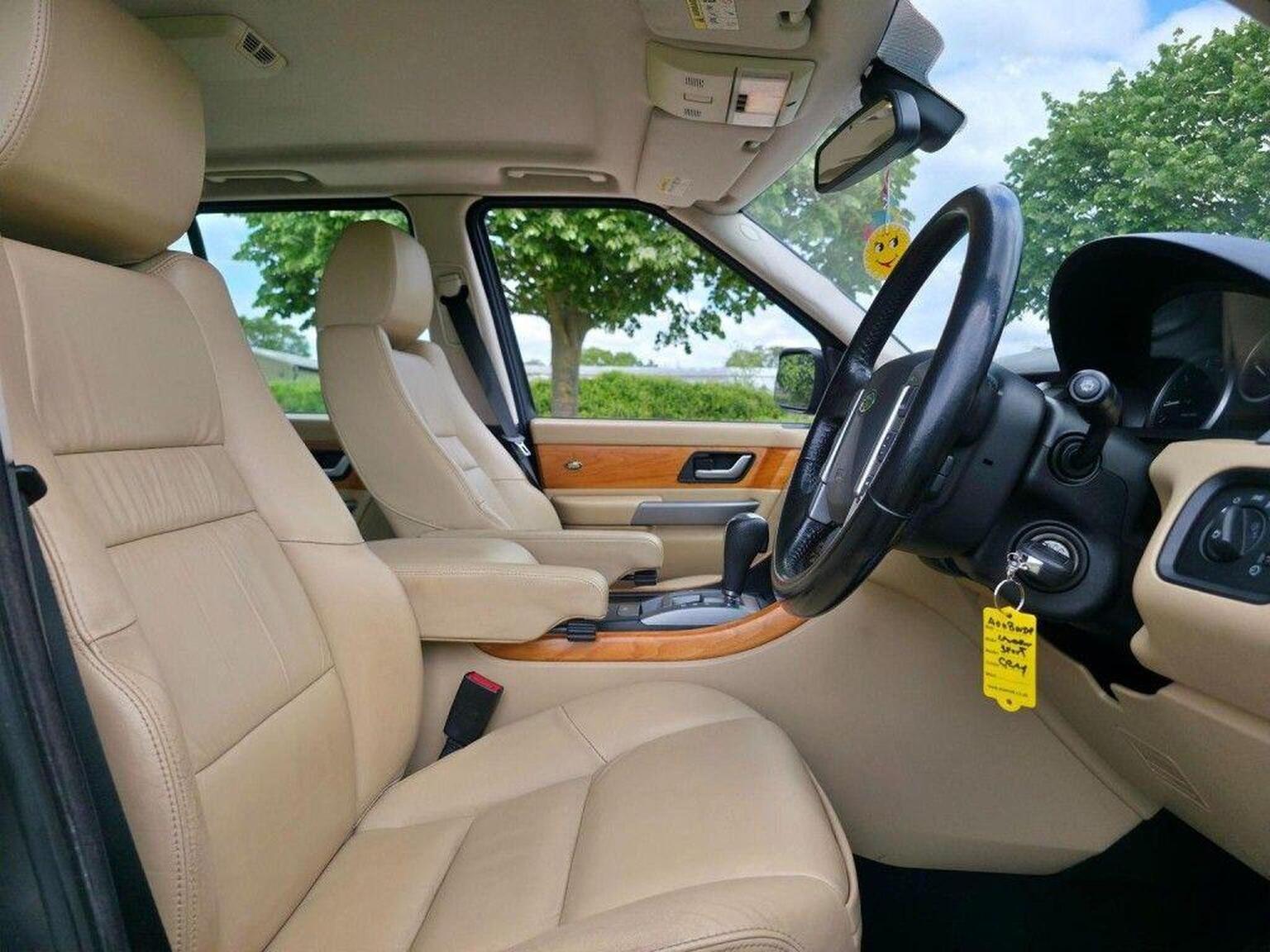 2008 Land Rover Range Rover Sport image 12