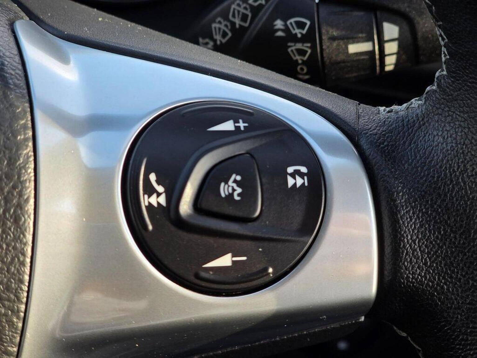 2014 Ford Kuga image 41