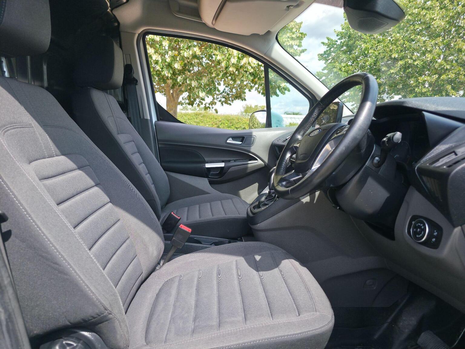 2020 Ford Transit Connect image 23