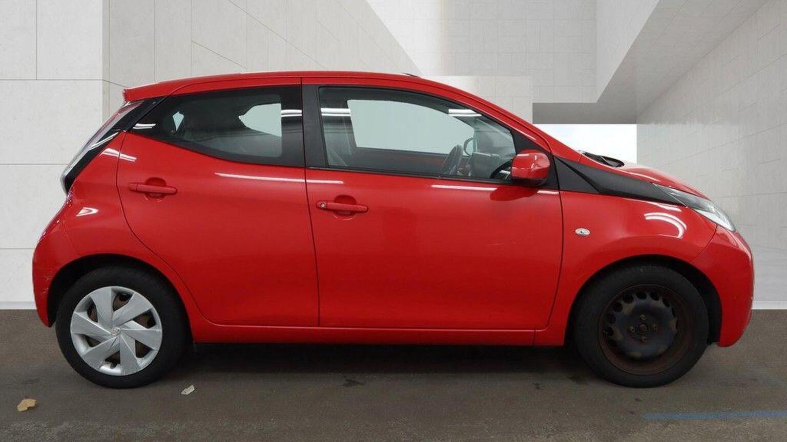 2016 Toyota AYGO image 2