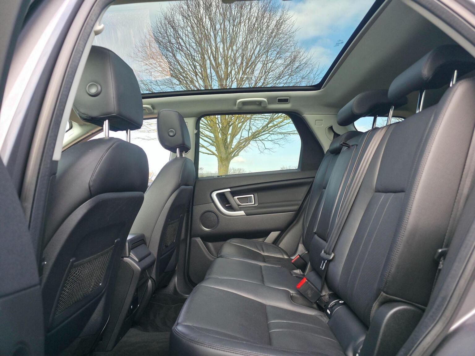 2018 Land Rover Discovery Sport image 27