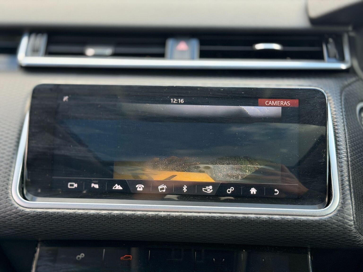 2018 Land Rover Range Rover Velar image 40
