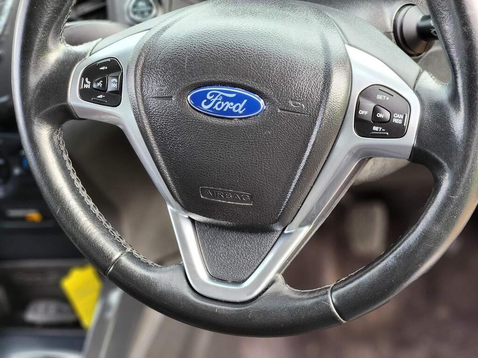 2016 Ford EcoSport image 33