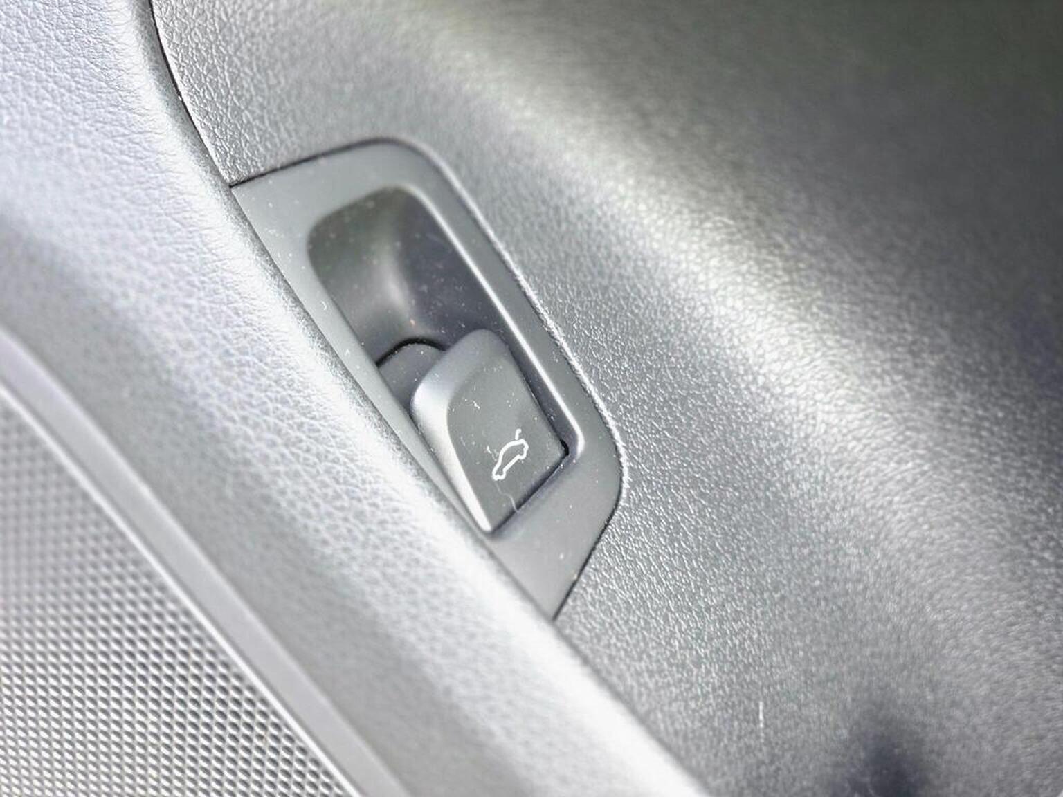 2015 Audi Q3 image 38