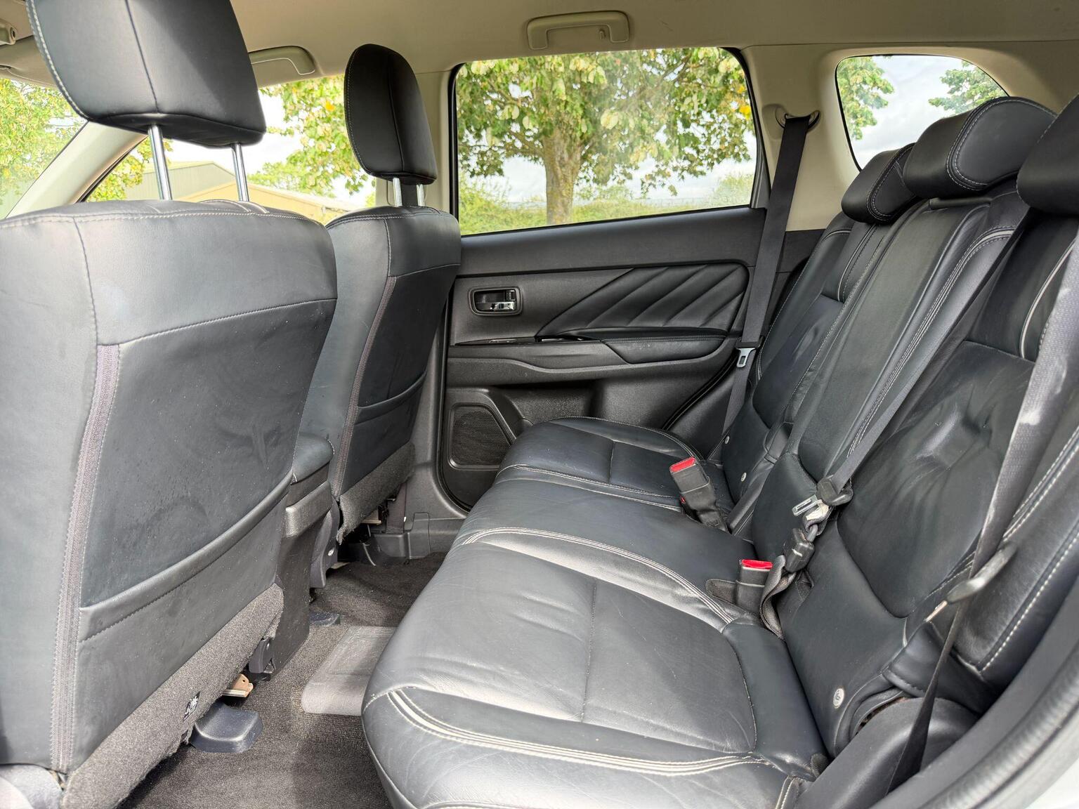 2018 Mitsubishi Outlander image 26