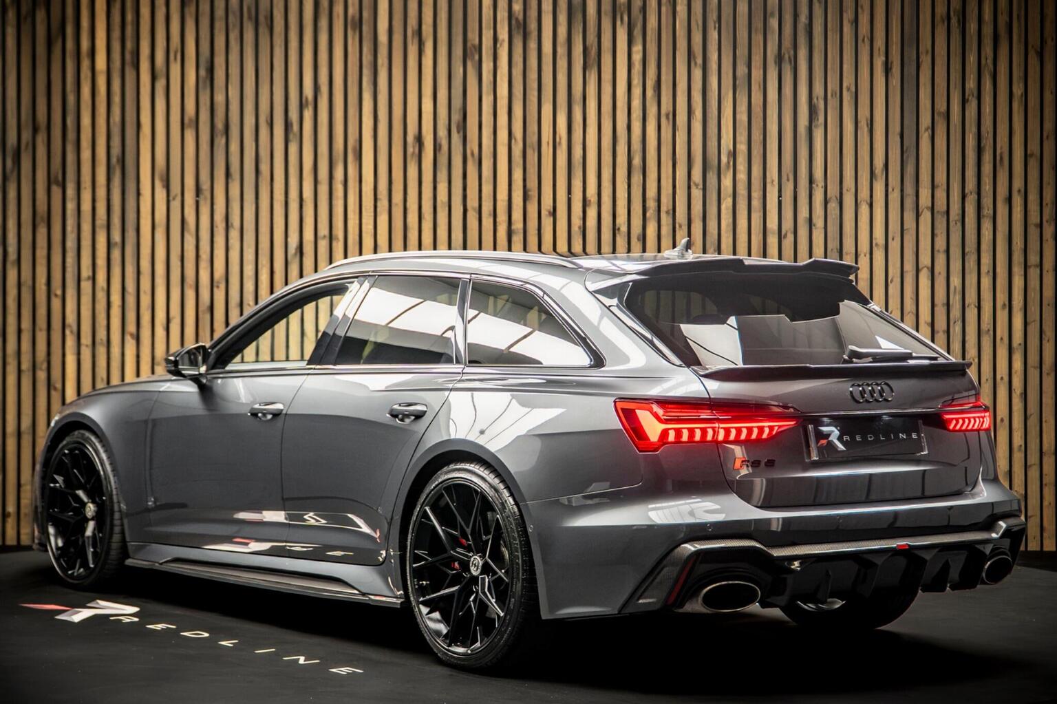 2021 Audi RS6 Avant V8 Carbon Black quattro — photograph 3