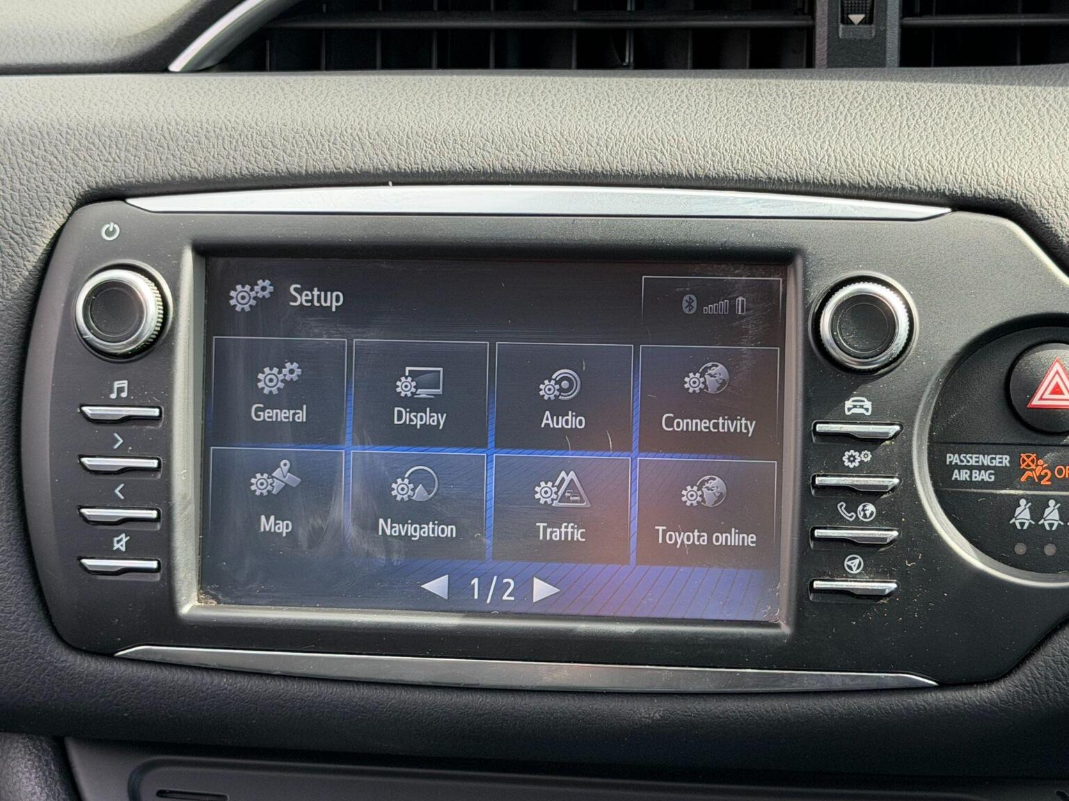 2017 Toyota Yaris image 41