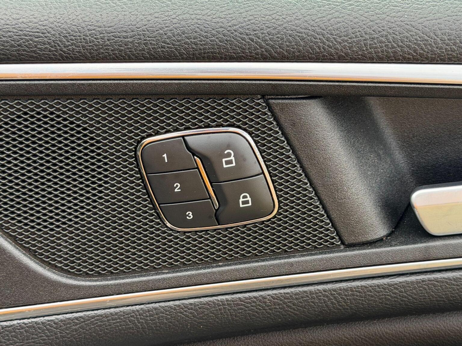 2018 Ford Edge image 46