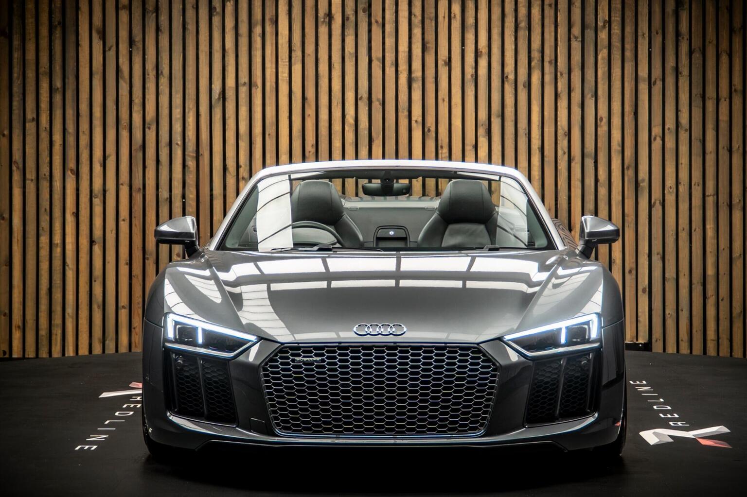 2017 Audi R8 FSI V10 Spyder S Tronic quattro — photograph 5