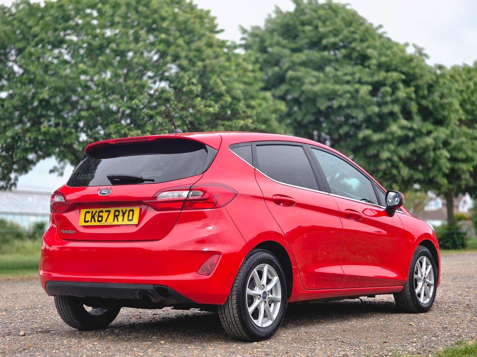 2017 Ford Fiesta image 6