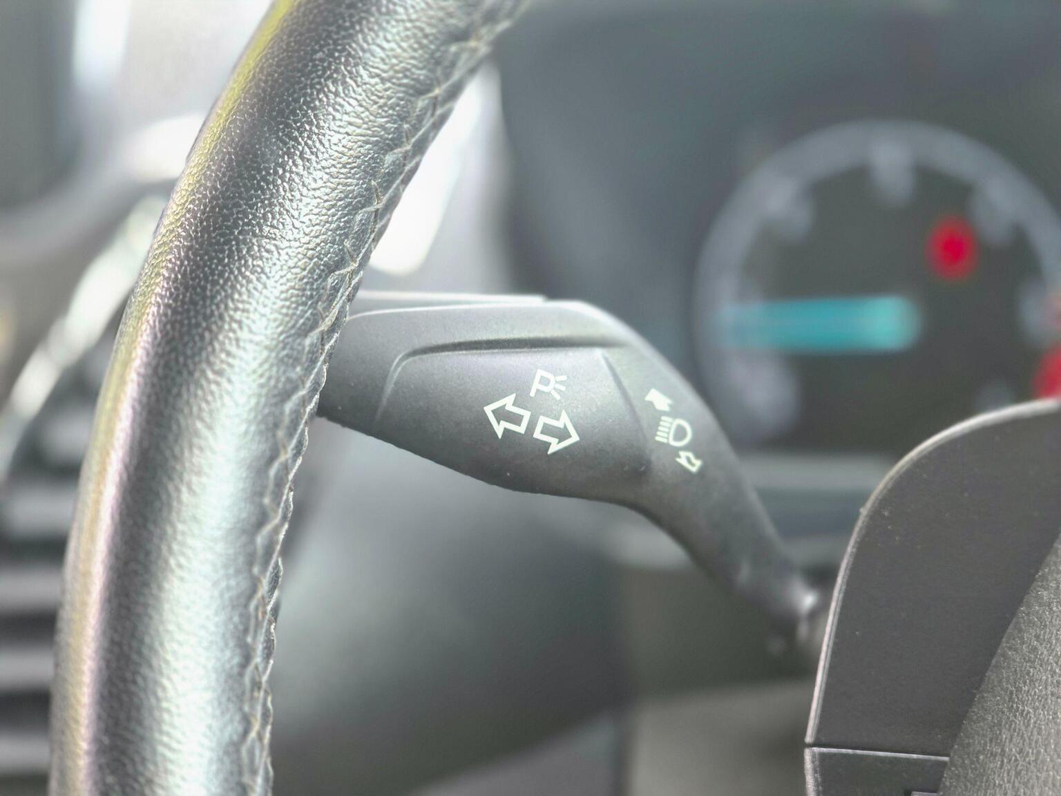2020 Ford Transit Connect image 32