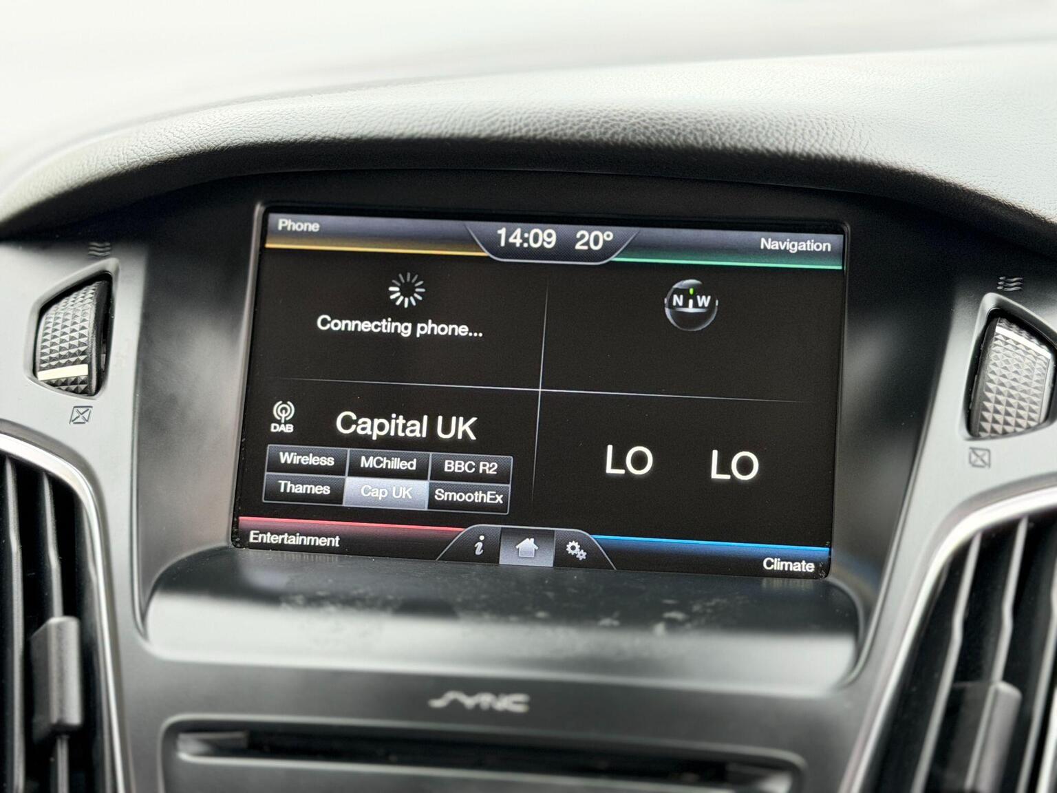 2016 Ford Focus image 41