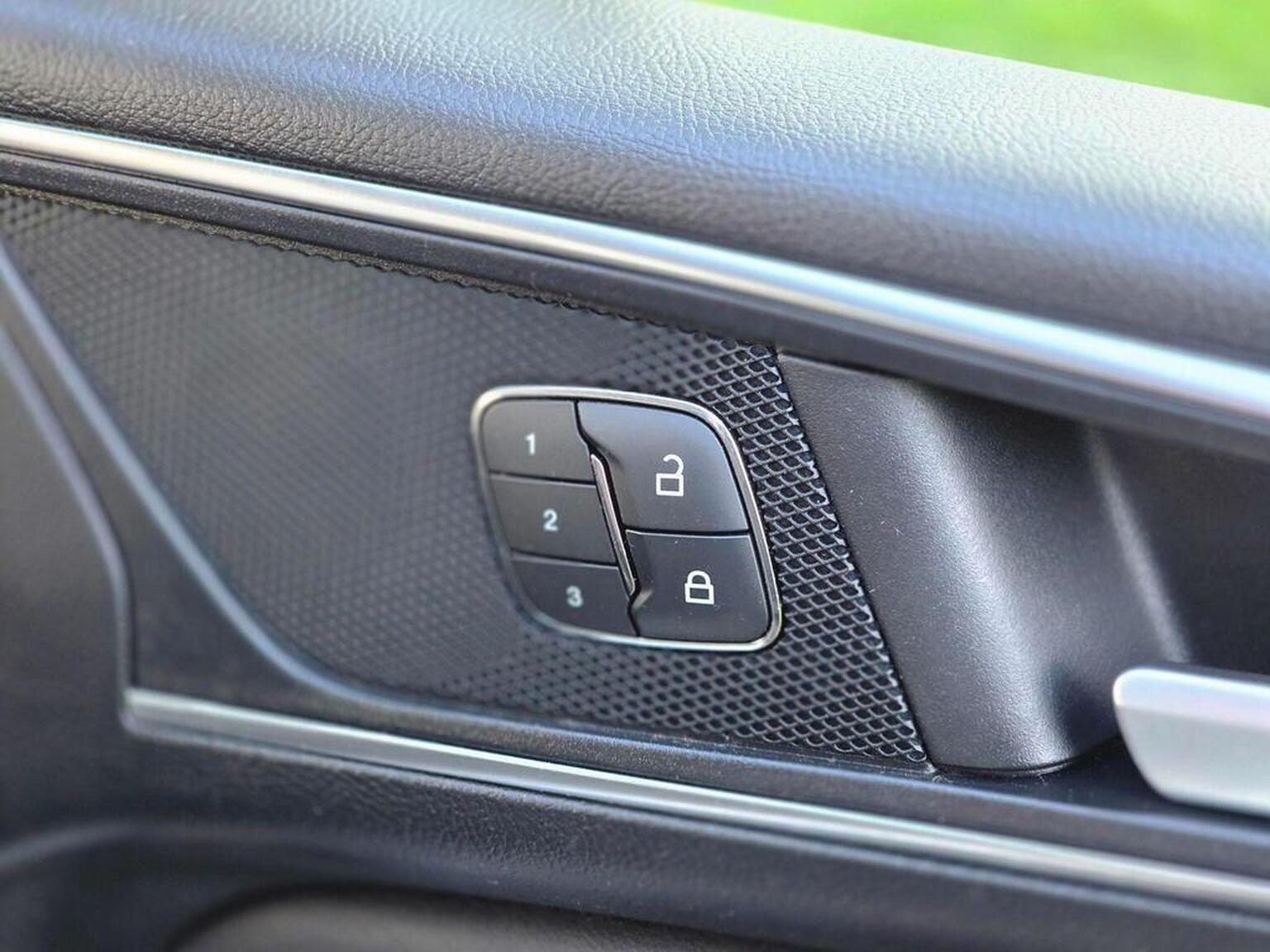 2021 Ford Galaxy image 34