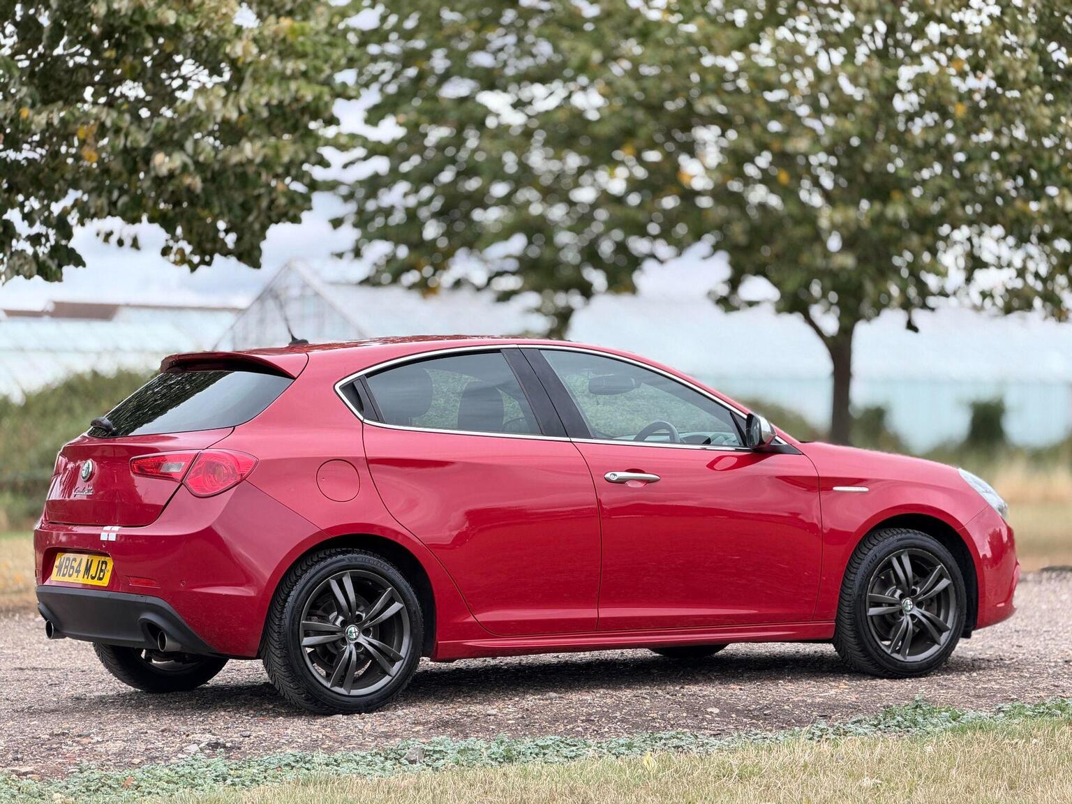 2014 Alfa Romeo Giulietta image 6