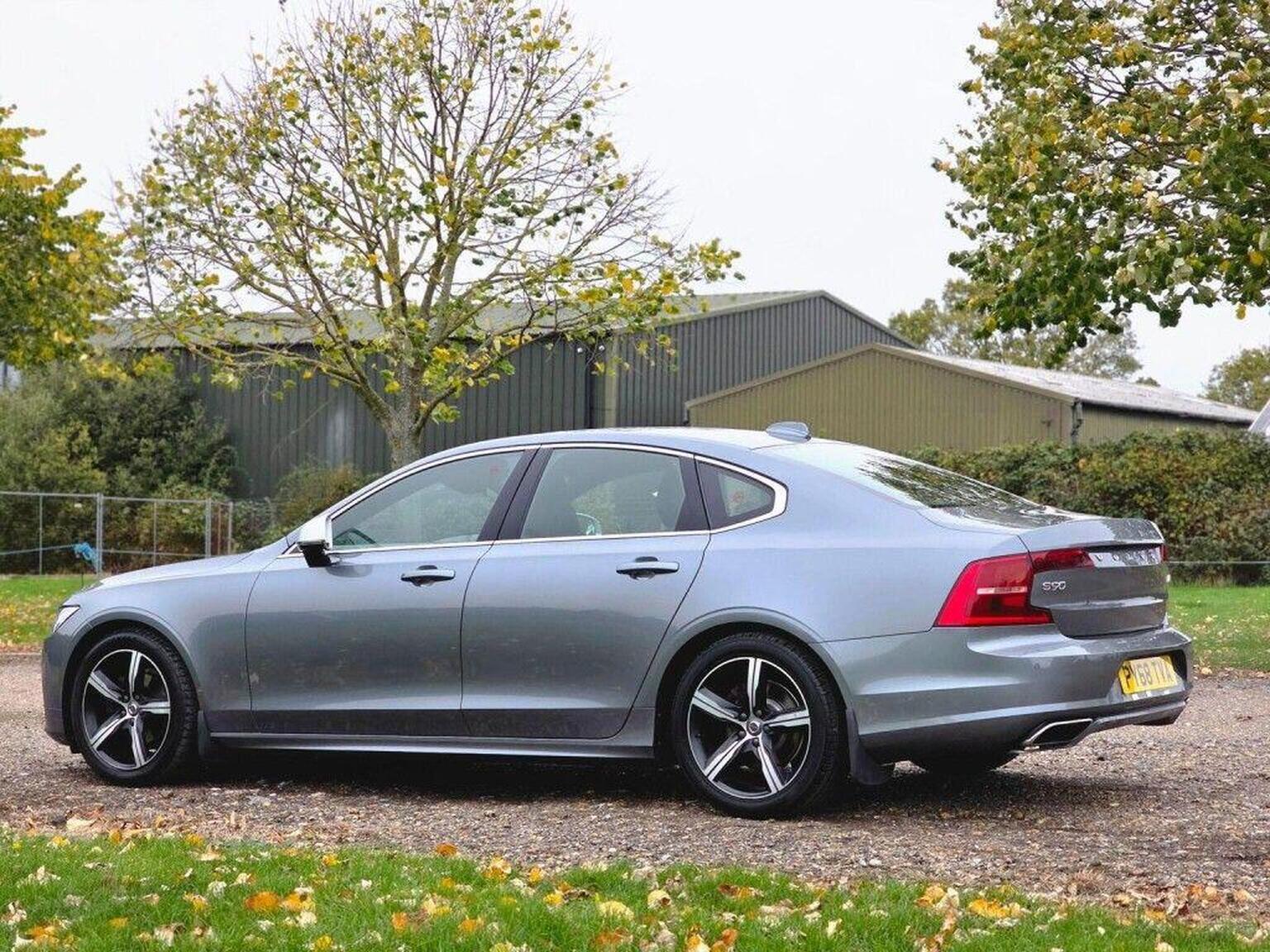 2019 Volvo S90 image 12