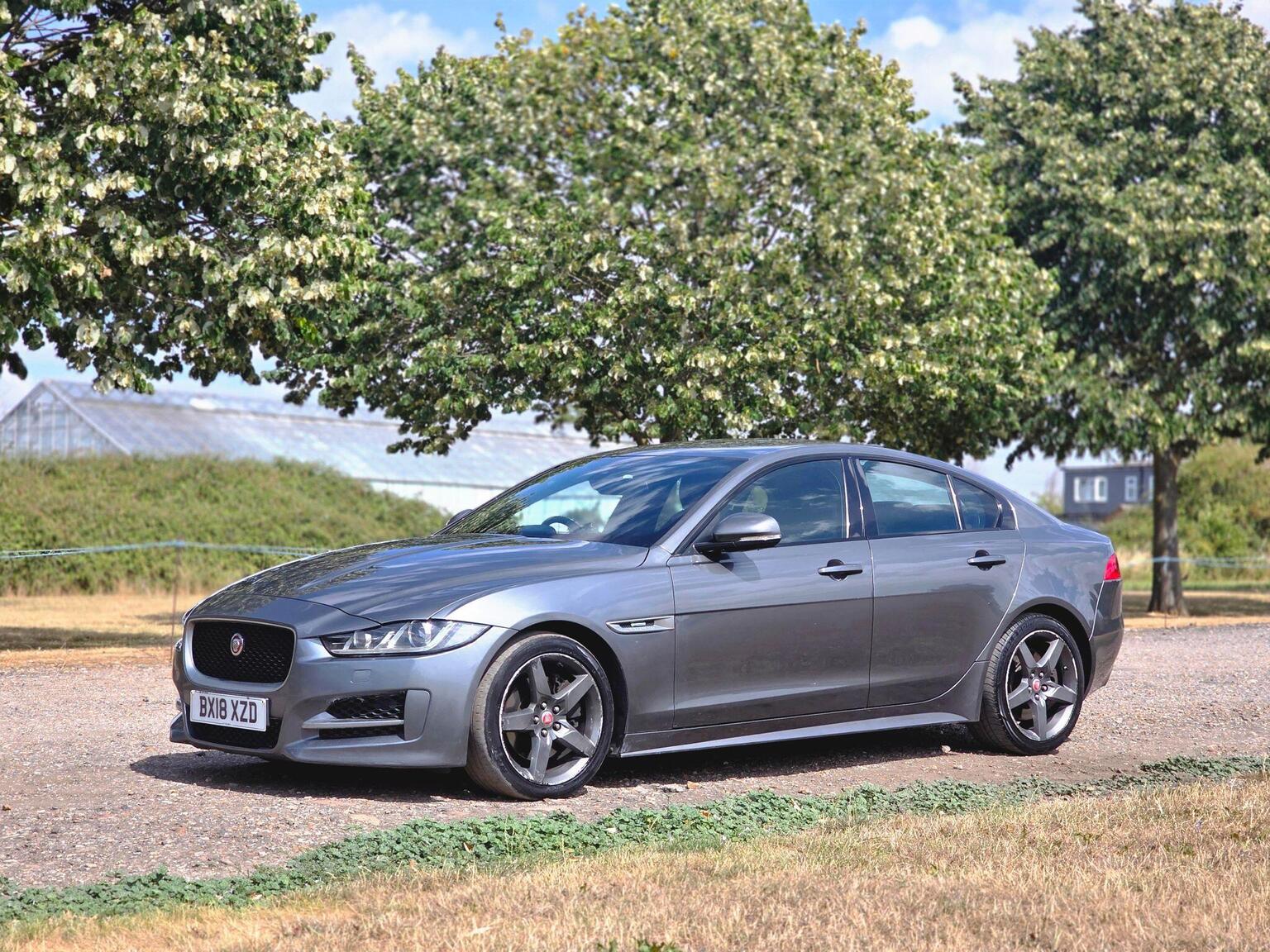 2018 Jaguar XE image 18
