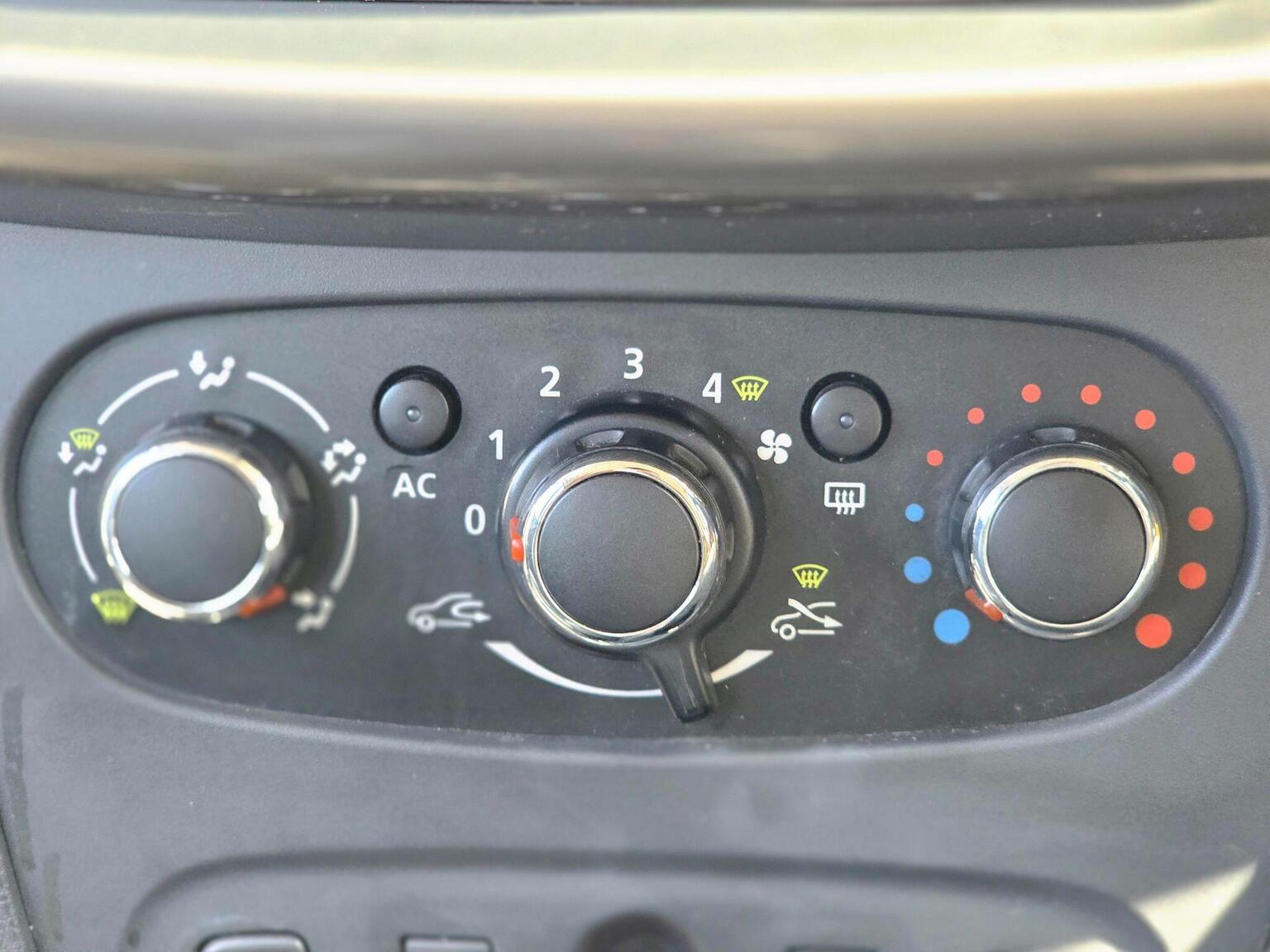 2013 Dacia Sandero Stepway image 46