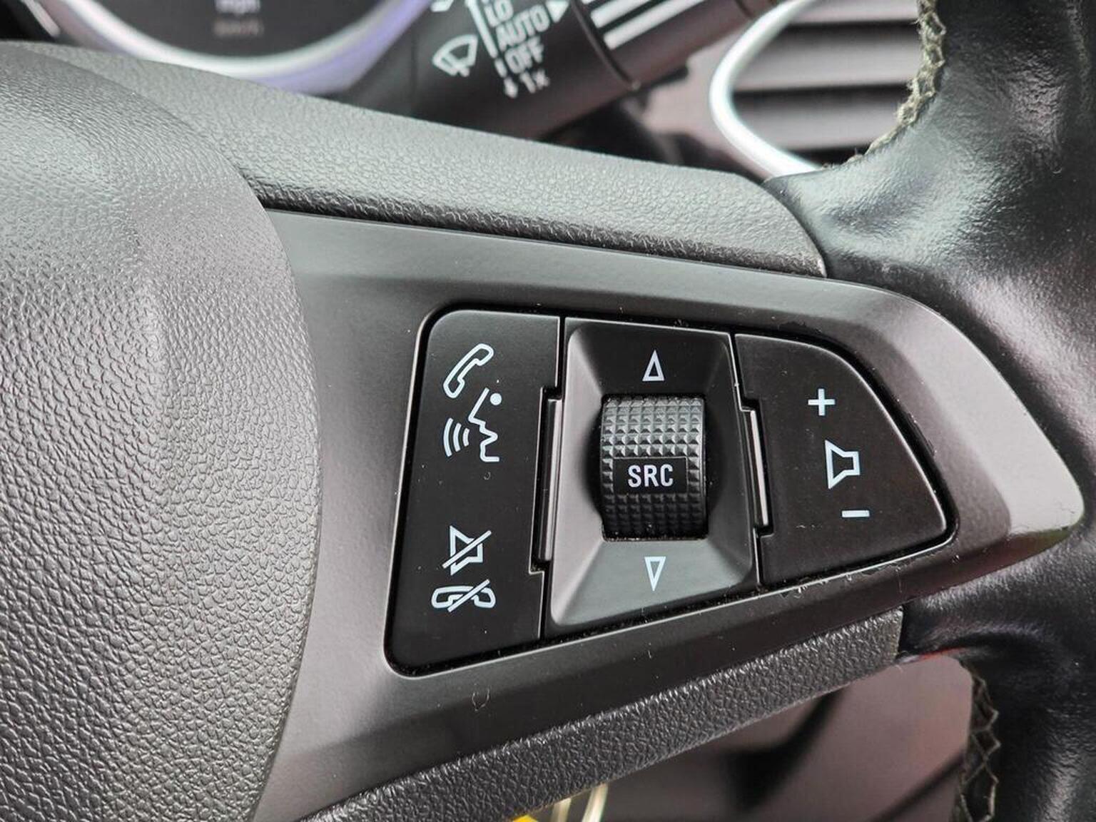 2016 Vauxhall Astra image 39