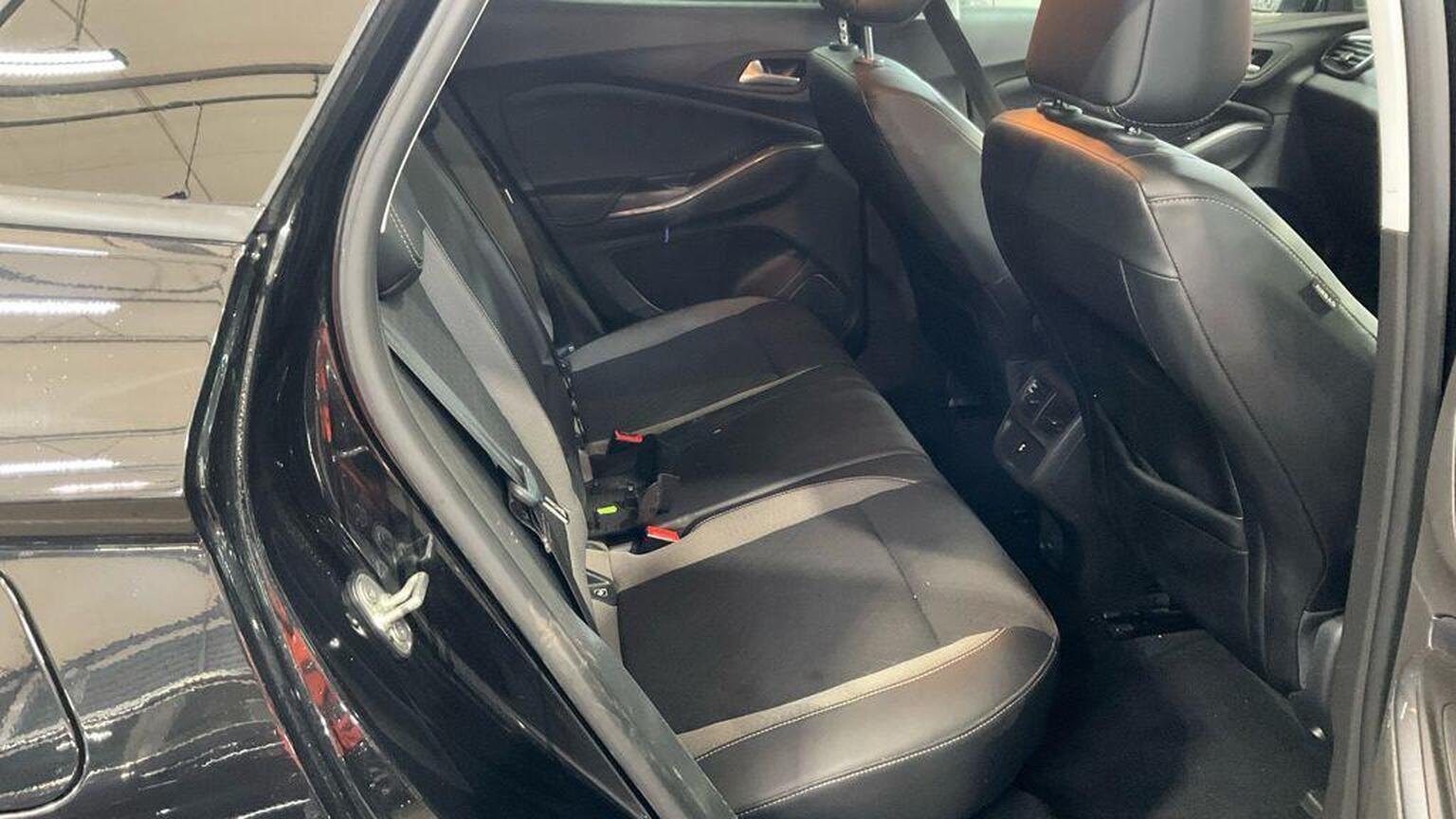 2019 Vauxhall Grandland X image 13