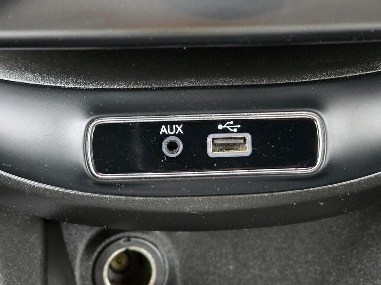 2017 Fiat 500X image 26