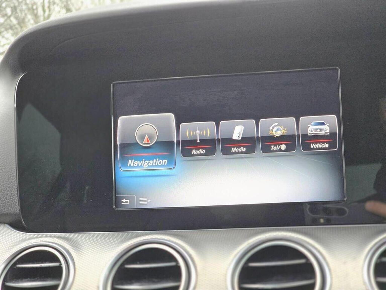 2016 Mercedes-Benz E Class image 37
