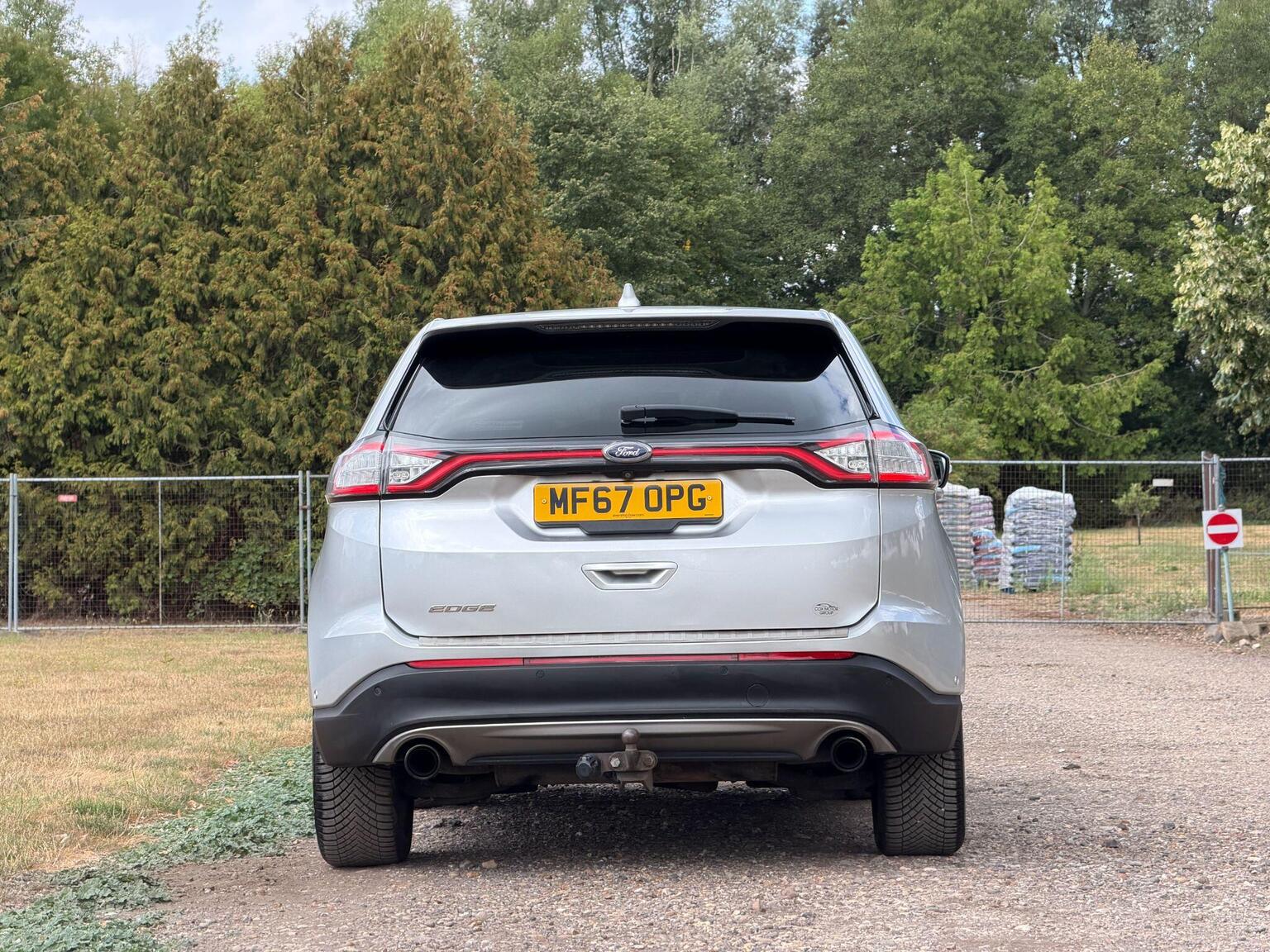 2018 Ford Edge image 11