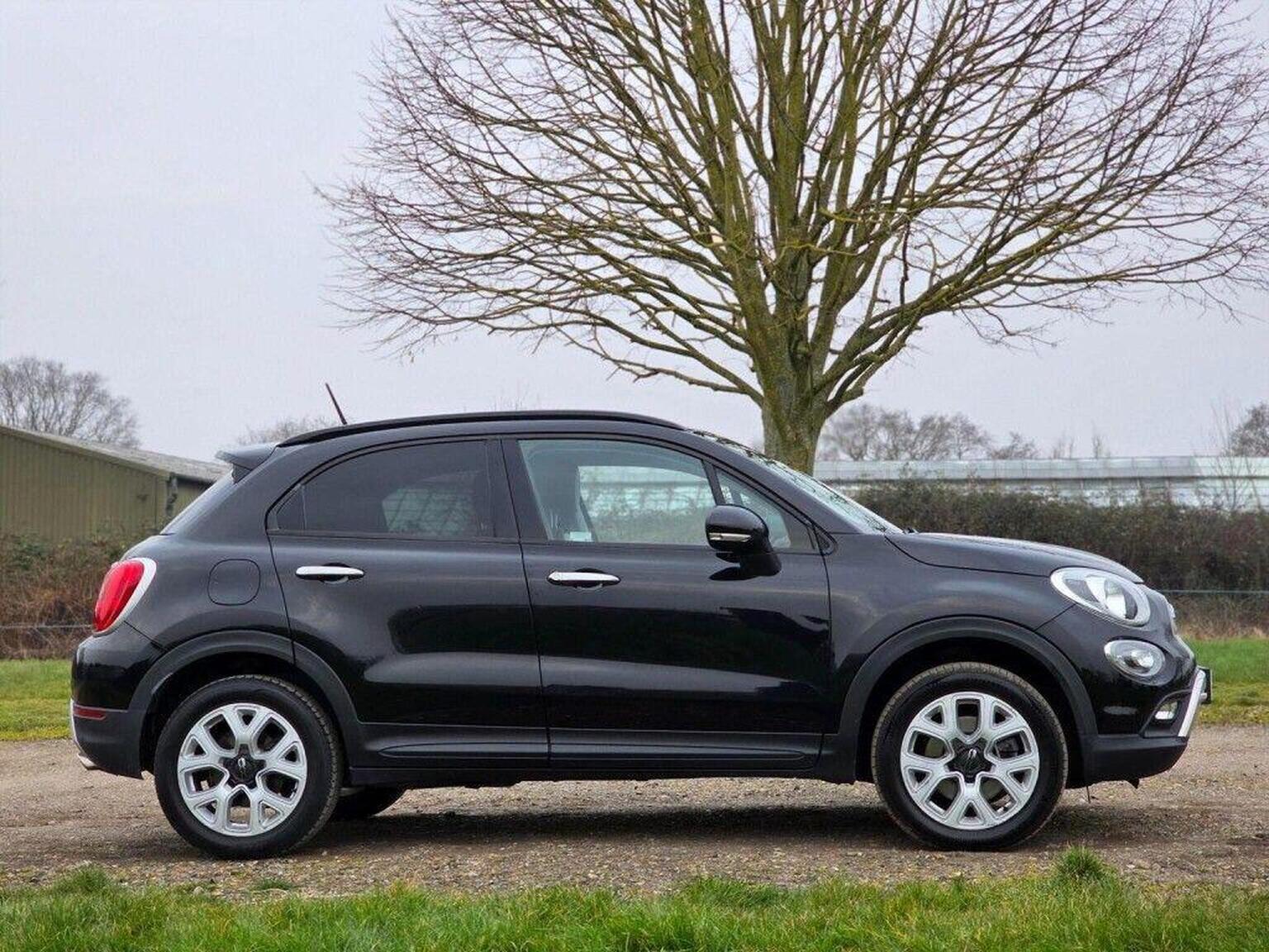 2017 Fiat 500X image 2