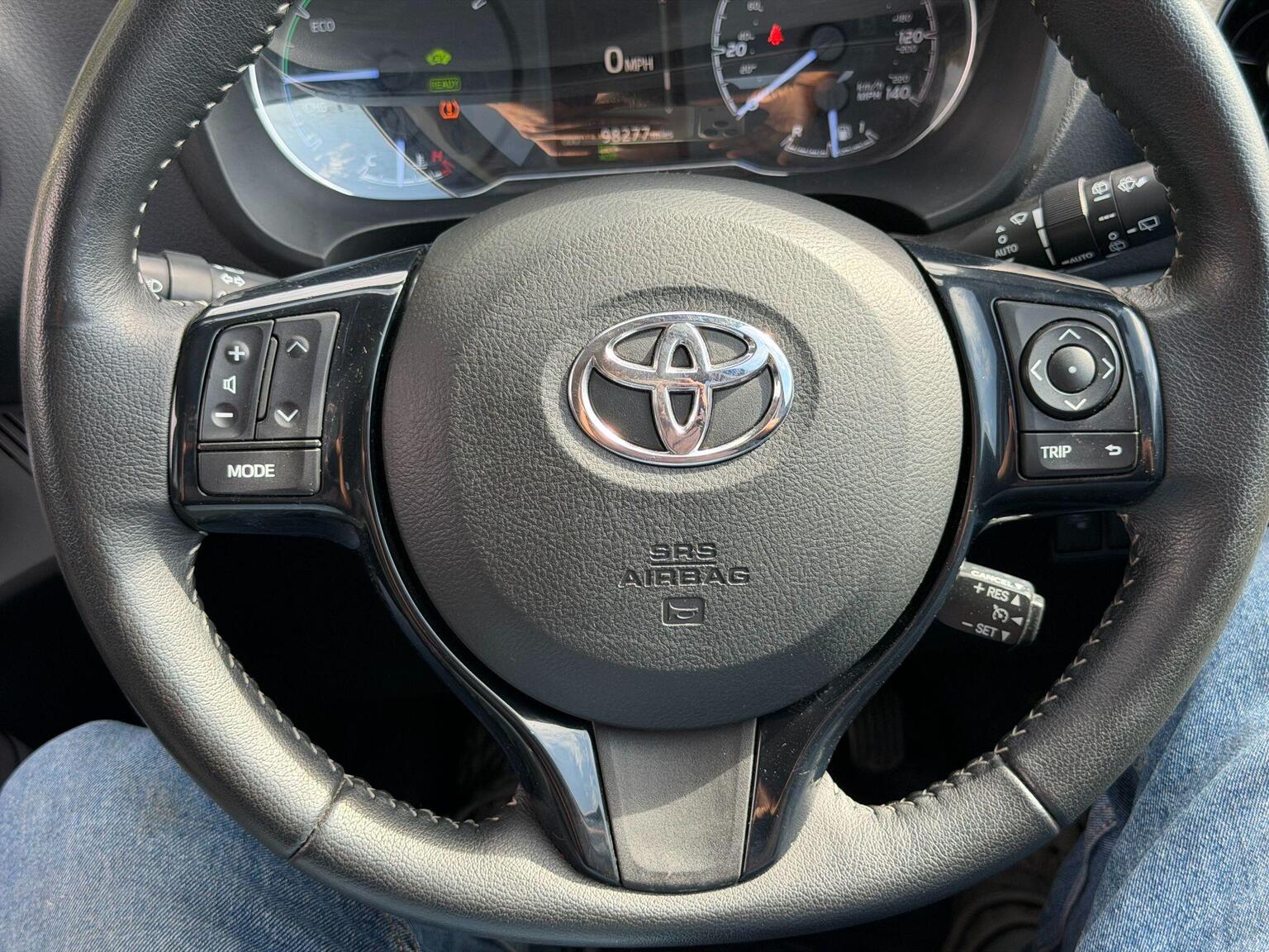 2017 Toyota Yaris image 45